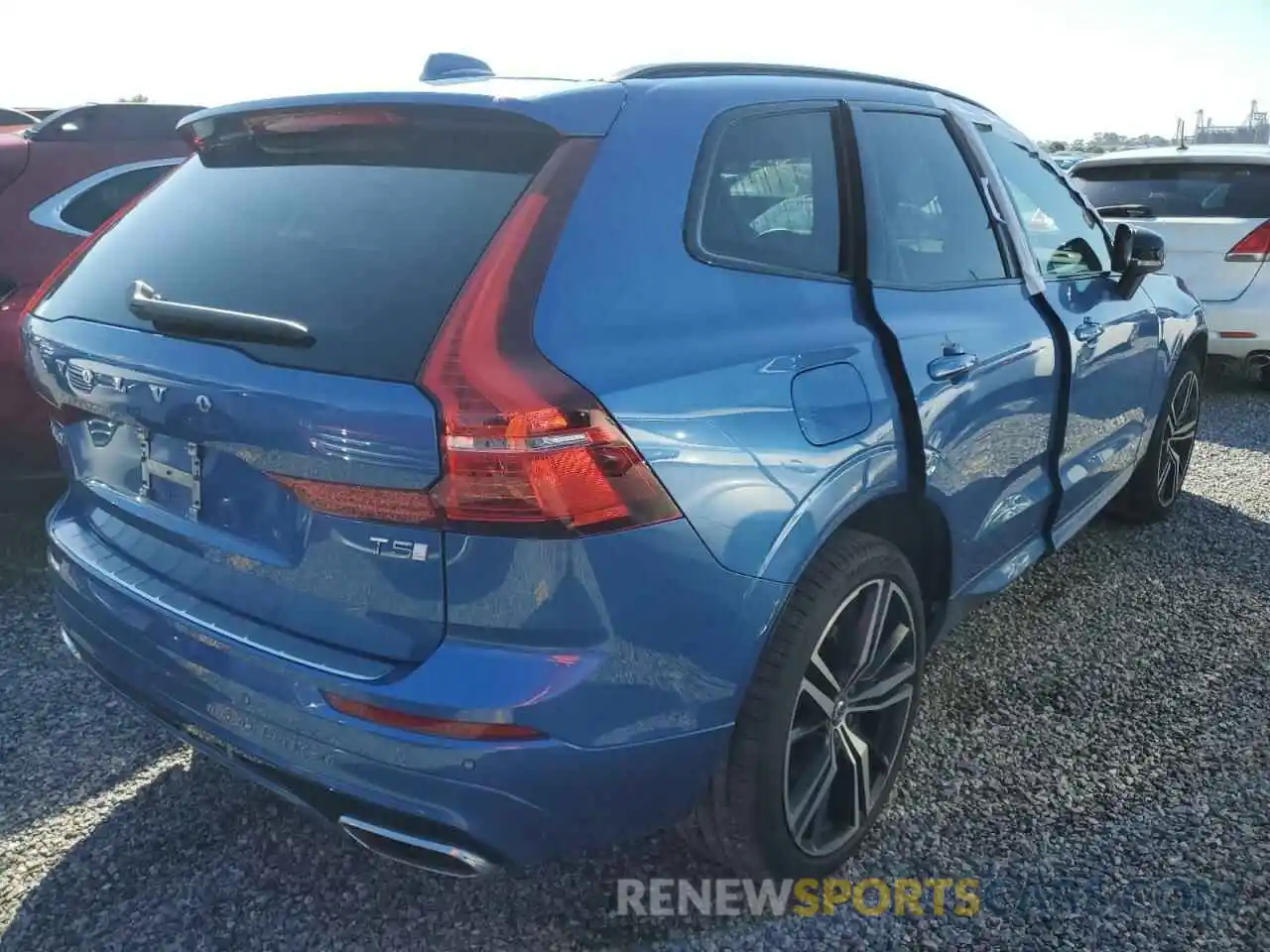 4 Photograph of a damaged car YV4102DM0M1824848 VOLVO XC60 2021