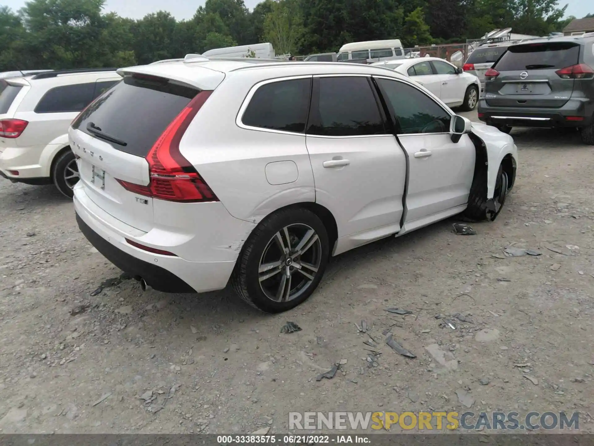 4 Photograph of a damaged car YV4102RK0M1827644 VOLVO XC60 2021