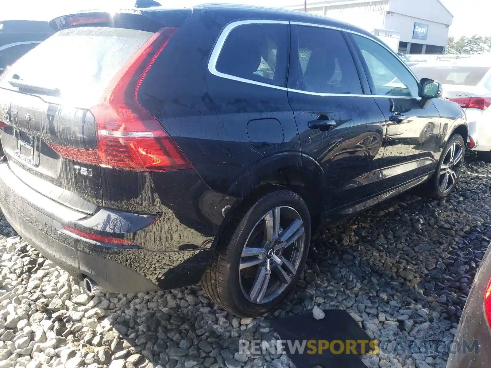 4 Photograph of a damaged car YV4102RK0M1831662 VOLVO XC60 2021