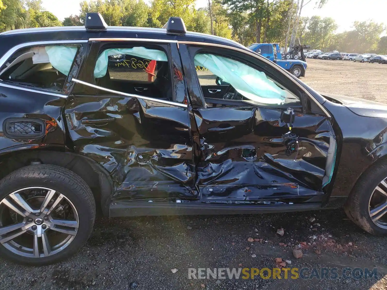 9 Photograph of a damaged car YV4102RK1M1740500 VOLVO XC60 2021