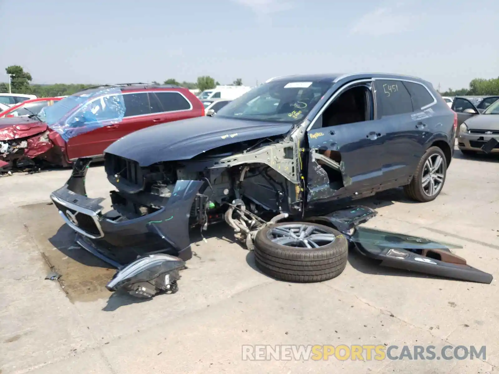 2 Photograph of a damaged car YV4102RK2M1676175 VOLVO XC60 2021