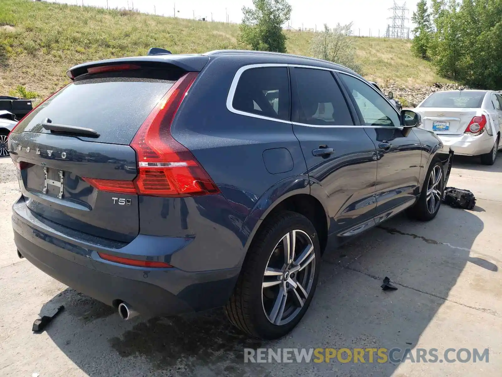 4 Photograph of a damaged car YV4102RK2M1676175 VOLVO XC60 2021