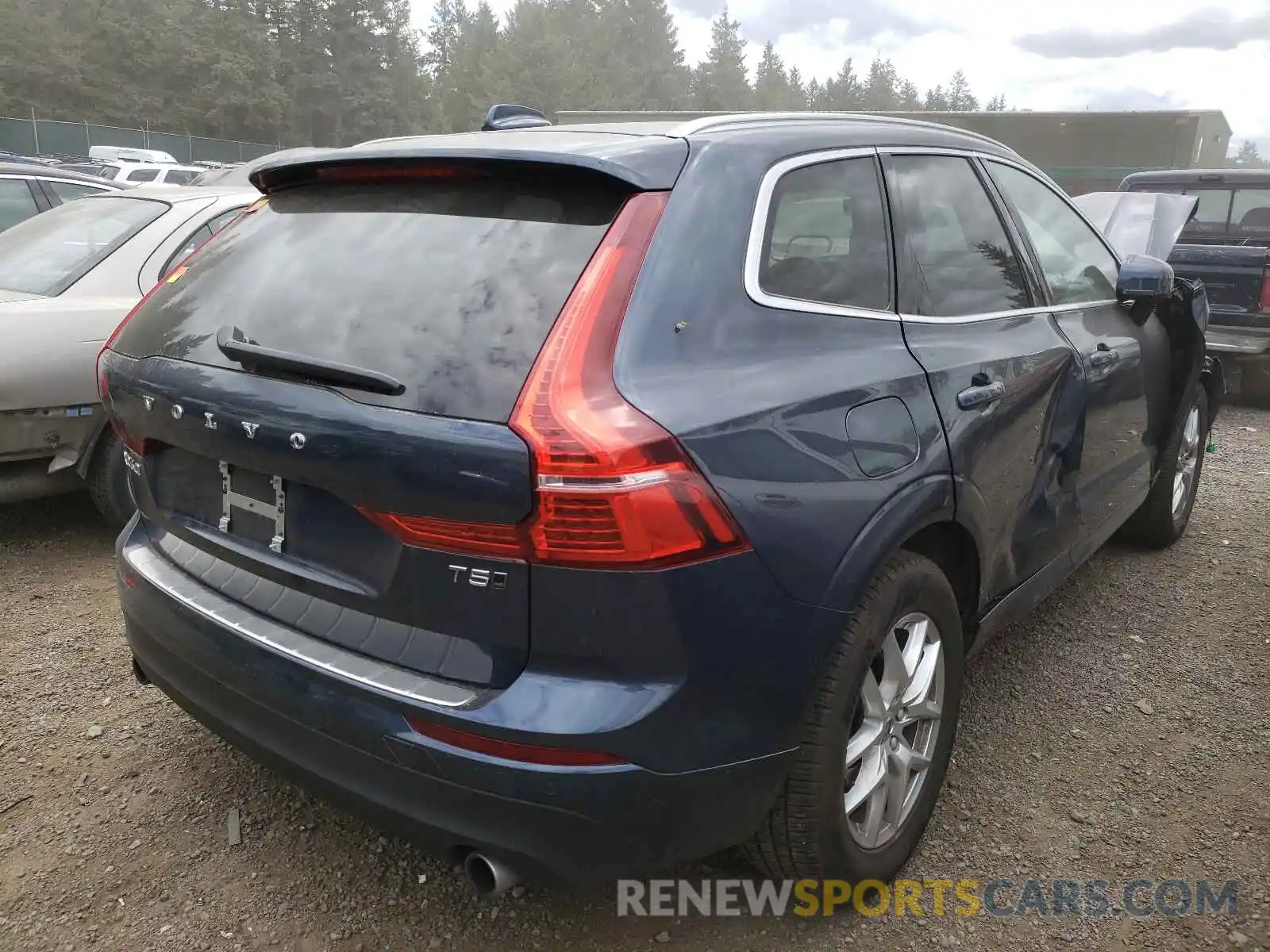 4 Photograph of a damaged car YV4102RK2M1737993 VOLVO XC60 2021