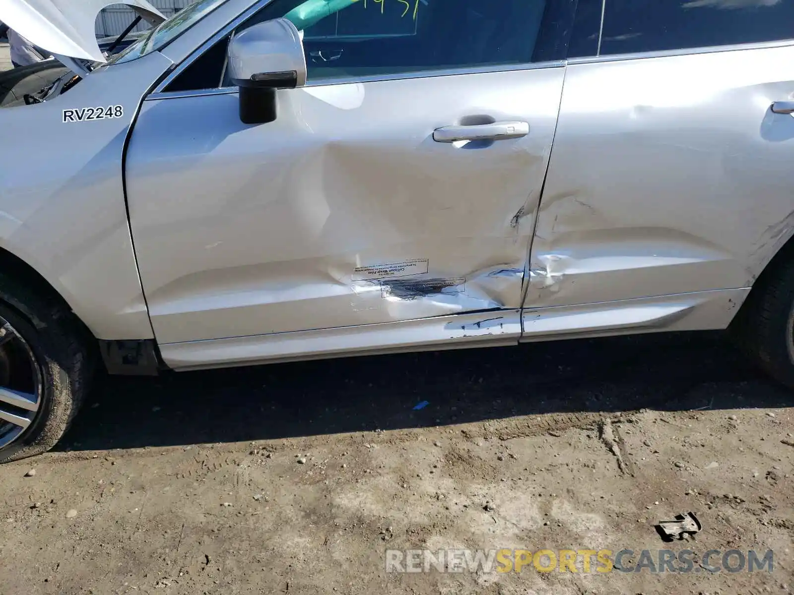 9 Photograph of a damaged car YV4102RK3M1715890 VOLVO XC60 2021