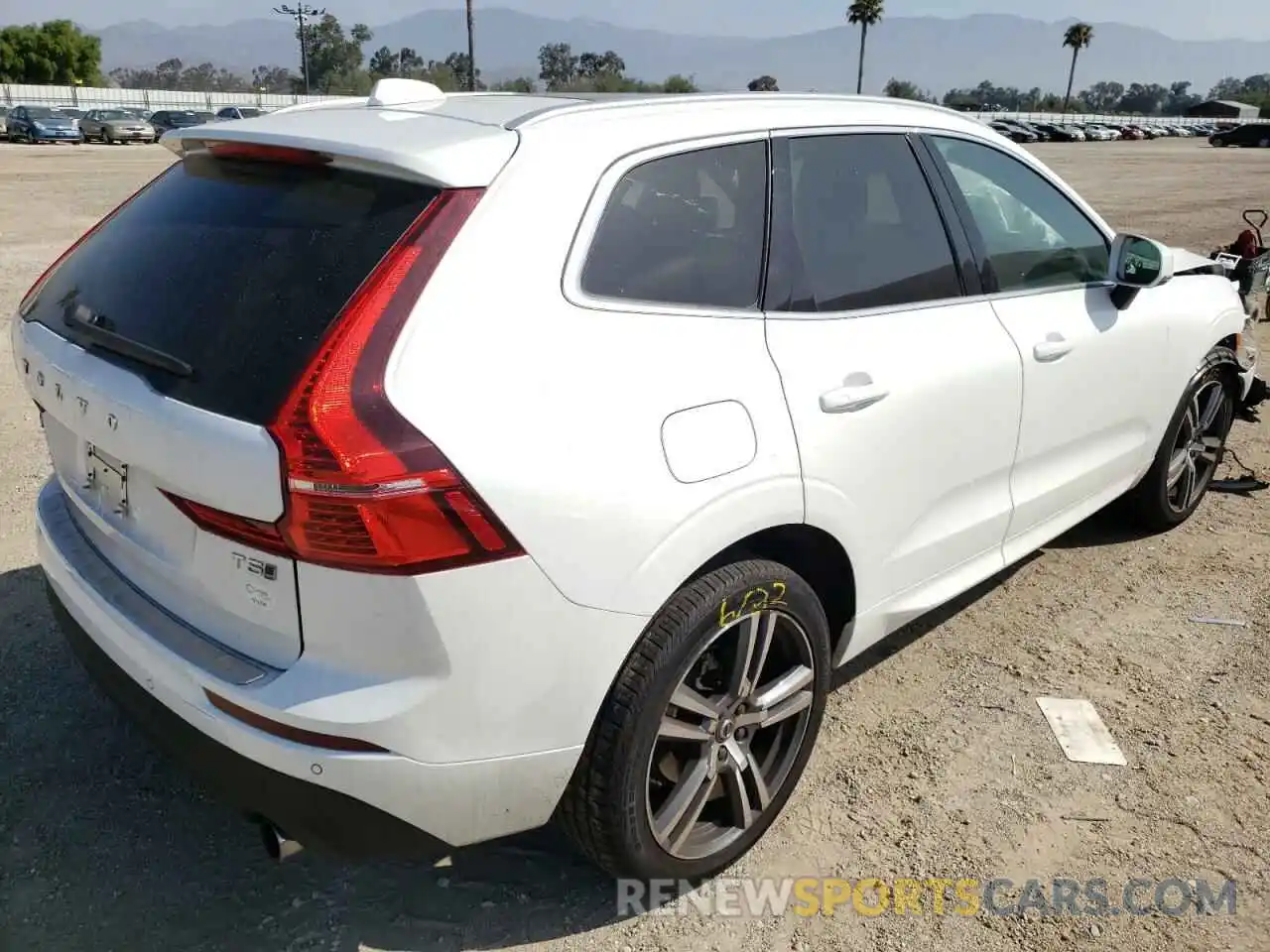 4 Photograph of a damaged car YV4102RK3M1733113 VOLVO XC60 2021