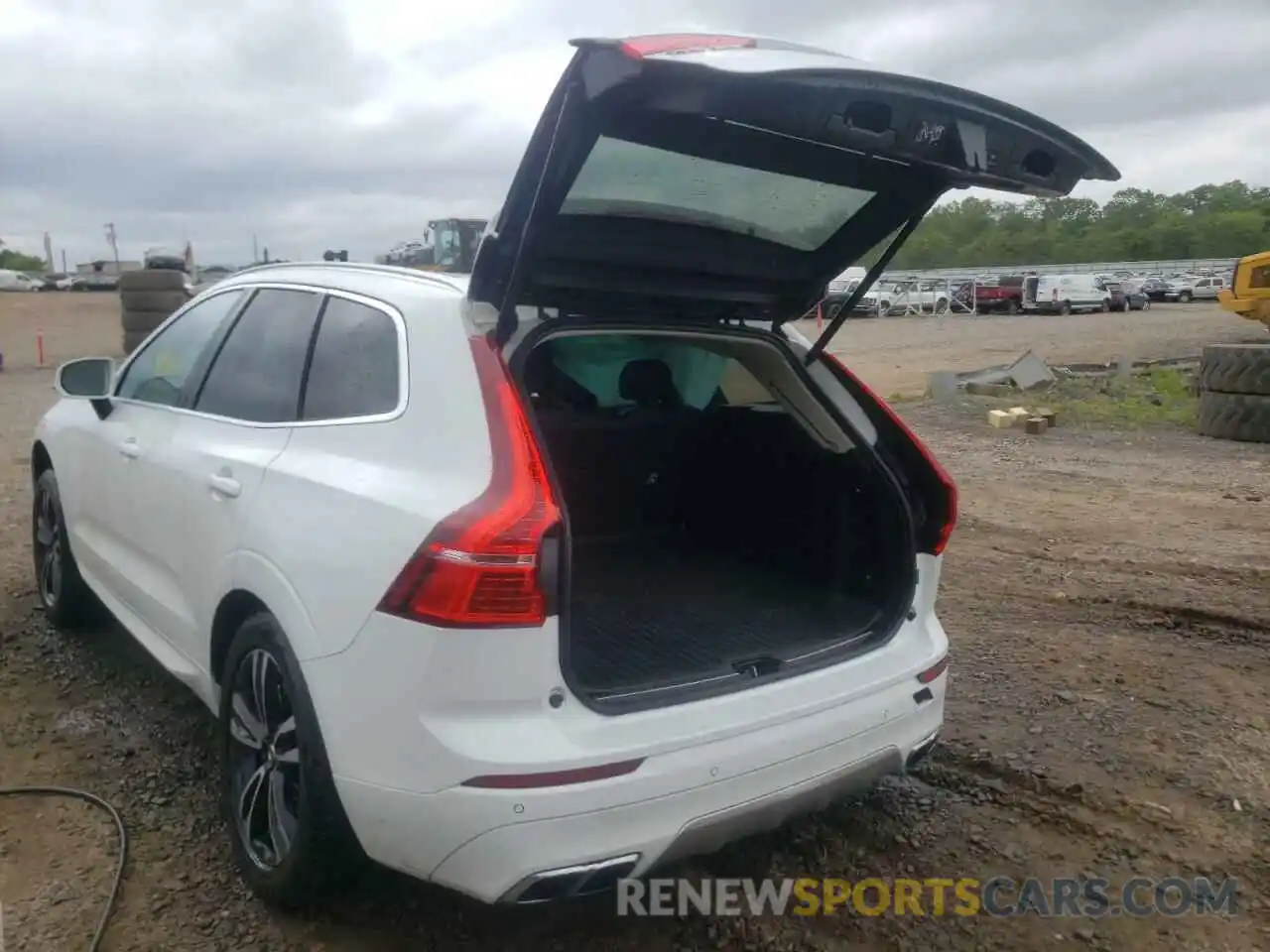 3 Photograph of a damaged car YV4102RK3M1764684 VOLVO XC60 2021