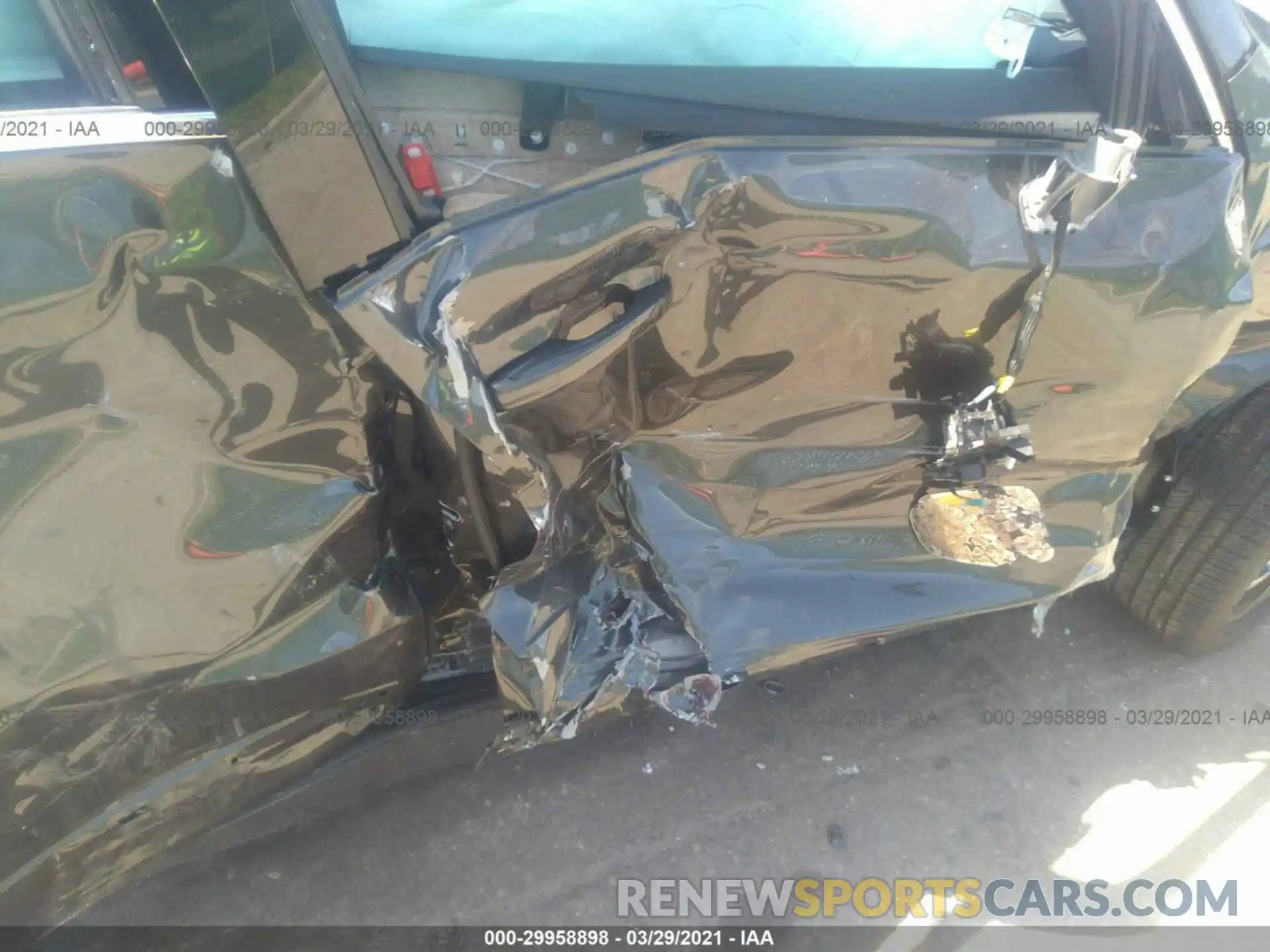 6 Photograph of a damaged car YV4102RK4M1749367 VOLVO XC60 2021