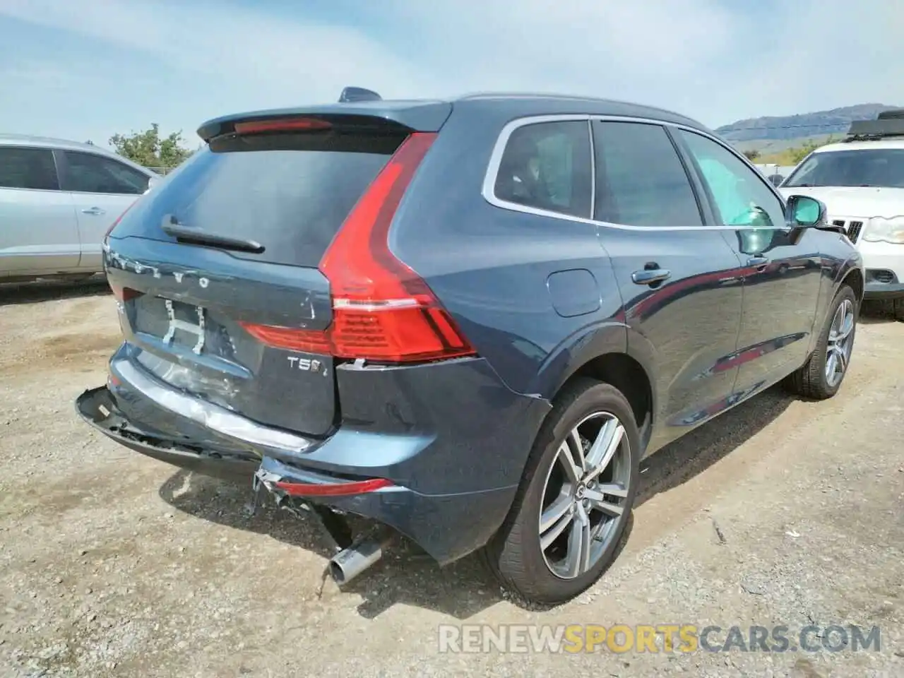 4 Photograph of a damaged car YV4102RK4M1810233 VOLVO XC60 2021