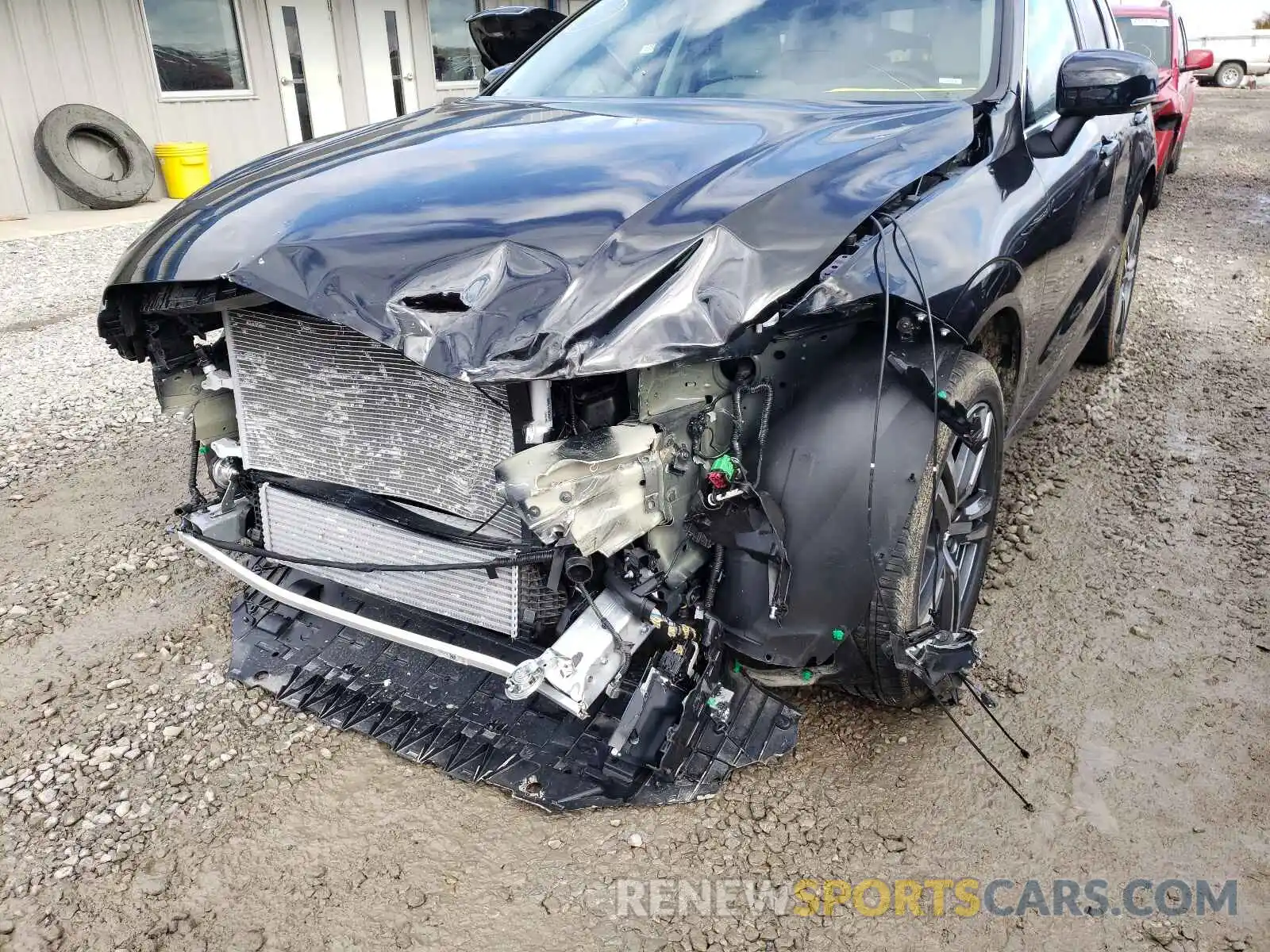 9 Photograph of a damaged car YV4102RK4M1870884 VOLVO XC60 2021