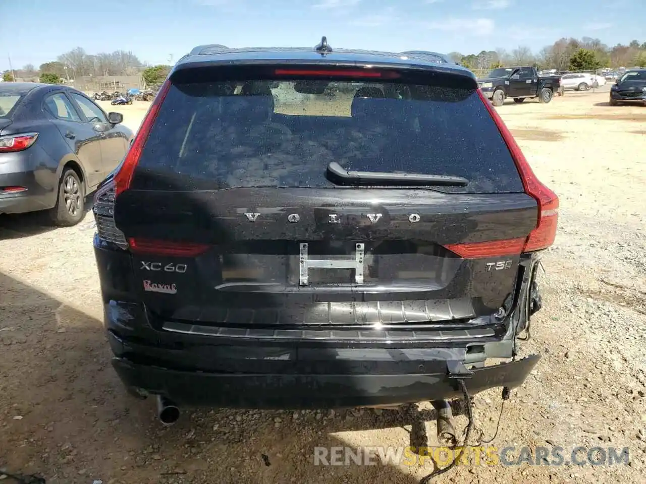 6 Photograph of a damaged car YV4102RK4M1882999 VOLVO XC60 2021