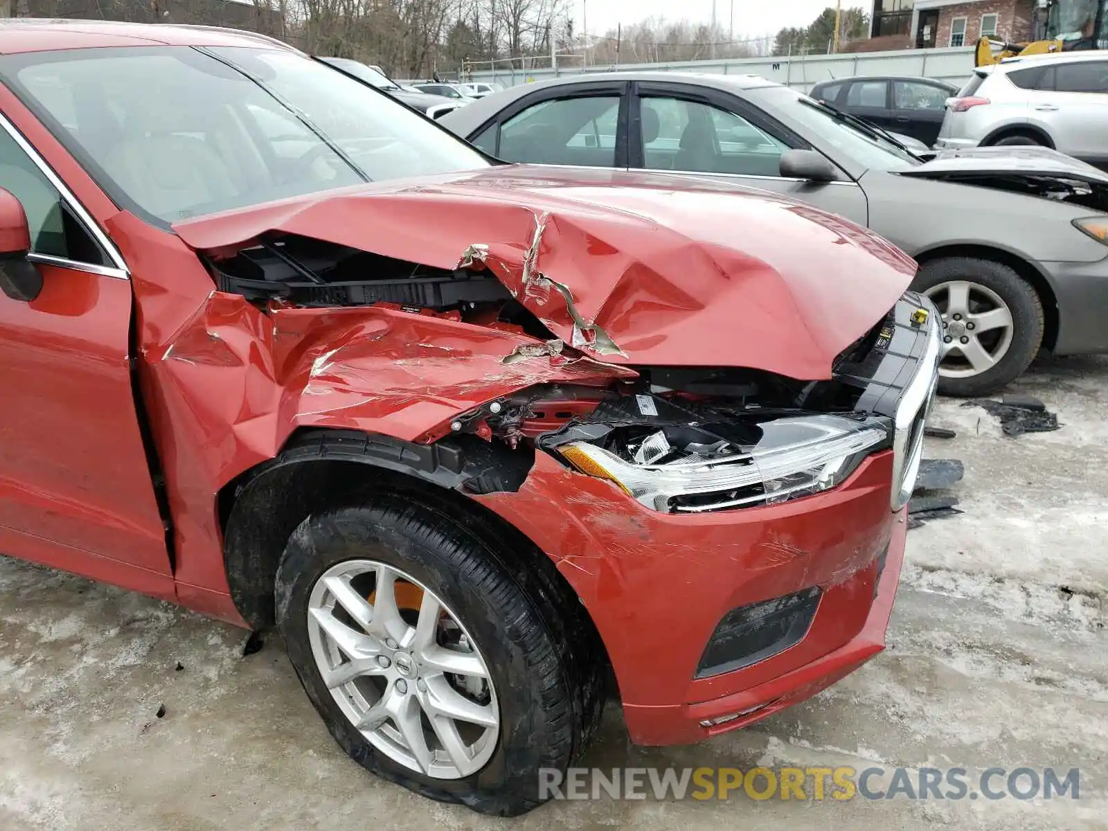 9 Photograph of a damaged car YV4102RK5M1733579 VOLVO XC60 2021