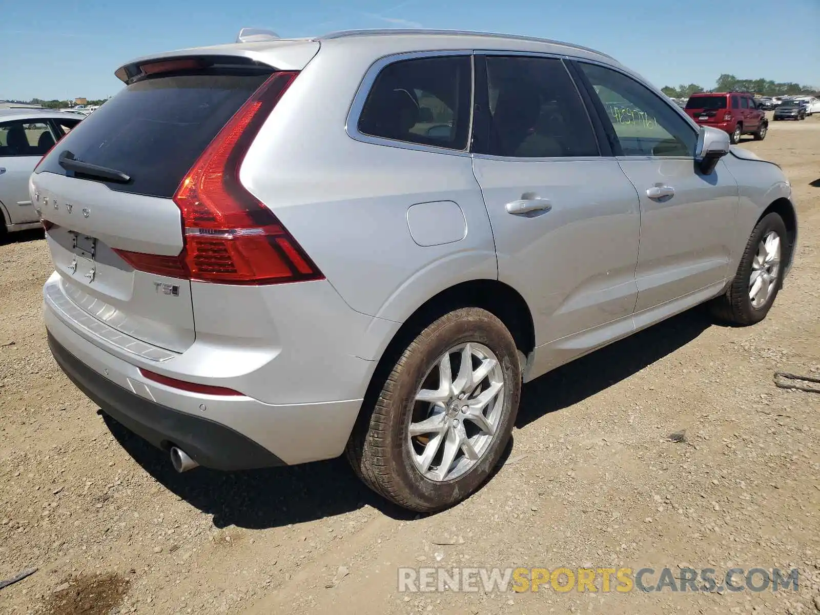 4 Photograph of a damaged car YV4102RK5M1733646 VOLVO XC60 2021