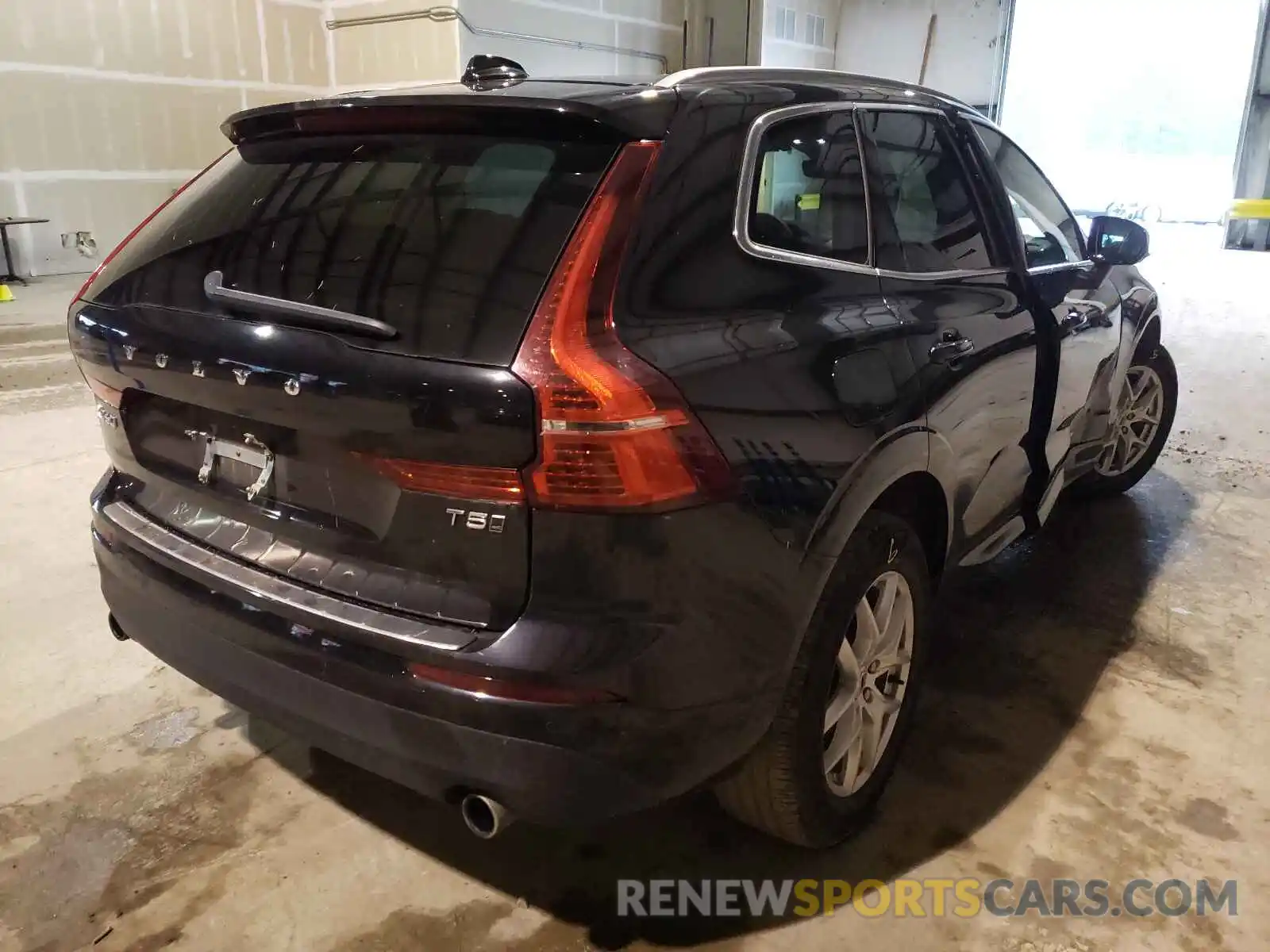 4 Photograph of a damaged car YV4102RK5M1738006 VOLVO XC60 2021