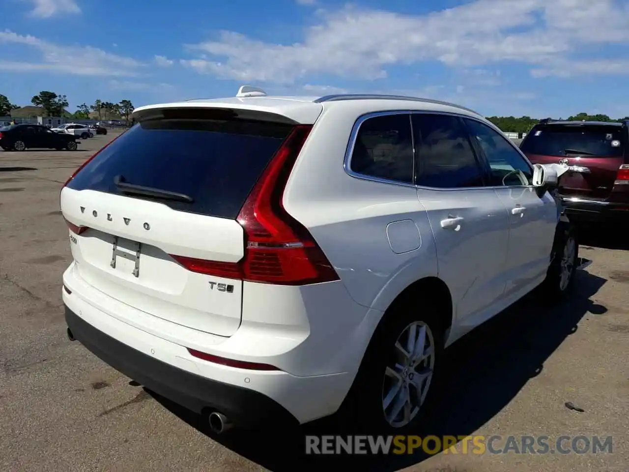 4 Photograph of a damaged car YV4102RK5M1842253 VOLVO XC60 2021