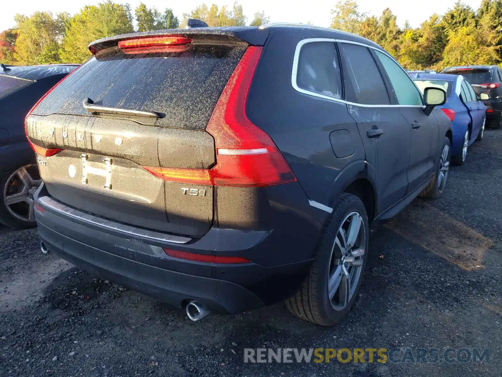 4 Photograph of a damaged car YV4102RK6M1831617 VOLVO XC60 2021