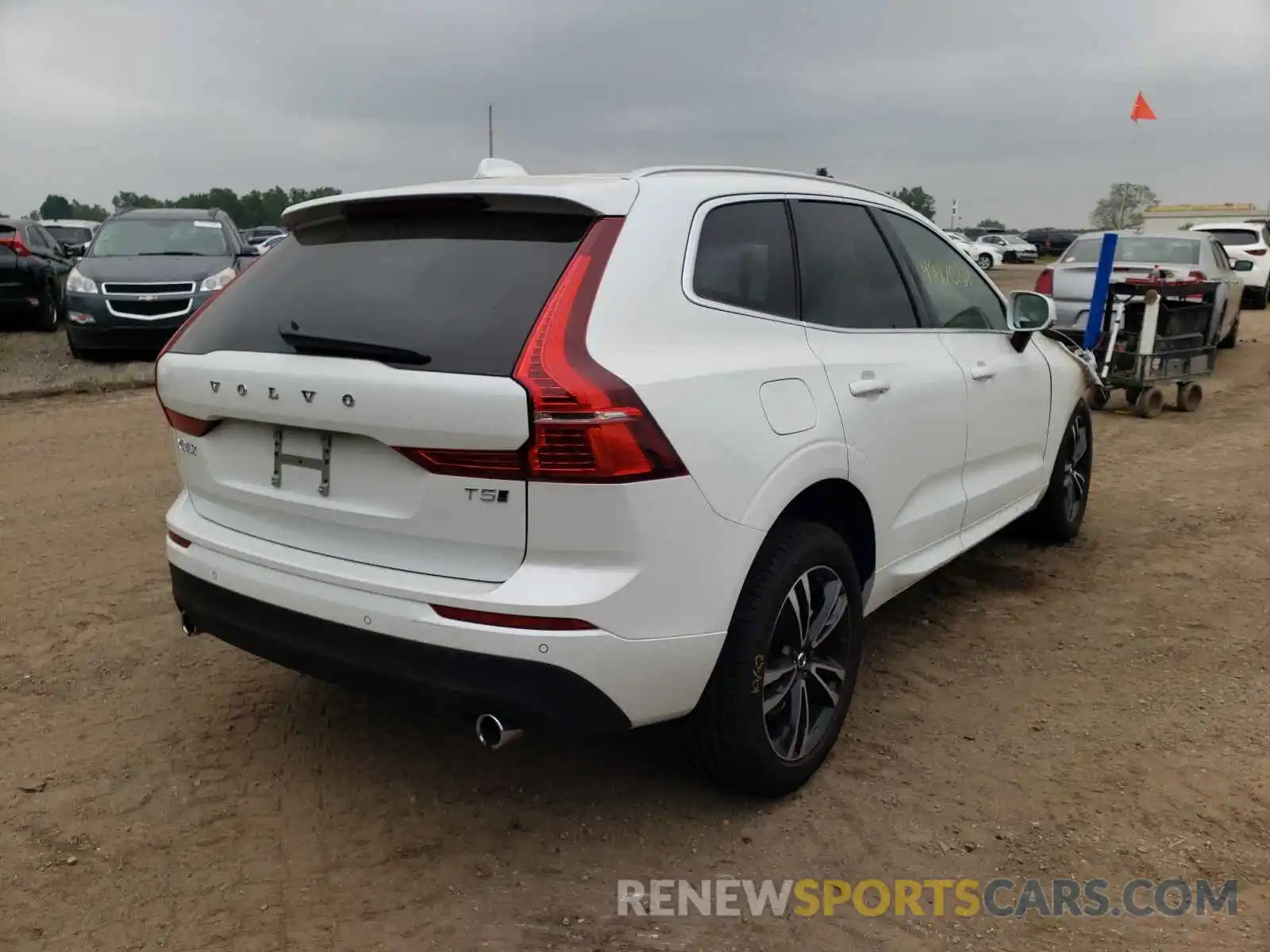 4 Photograph of a damaged car YV4102RK6M1840172 VOLVO XC60 2021