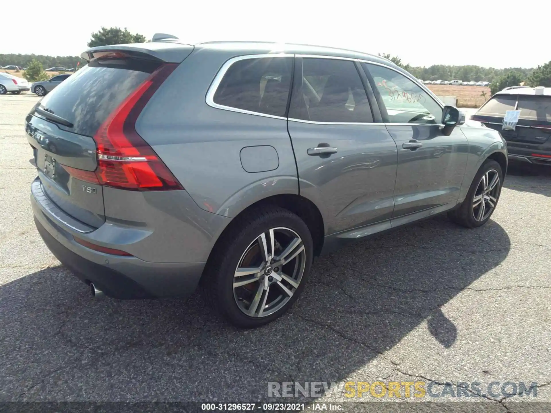 4 Photograph of a damaged car YV4102RK8M1685849 VOLVO XC60 2021