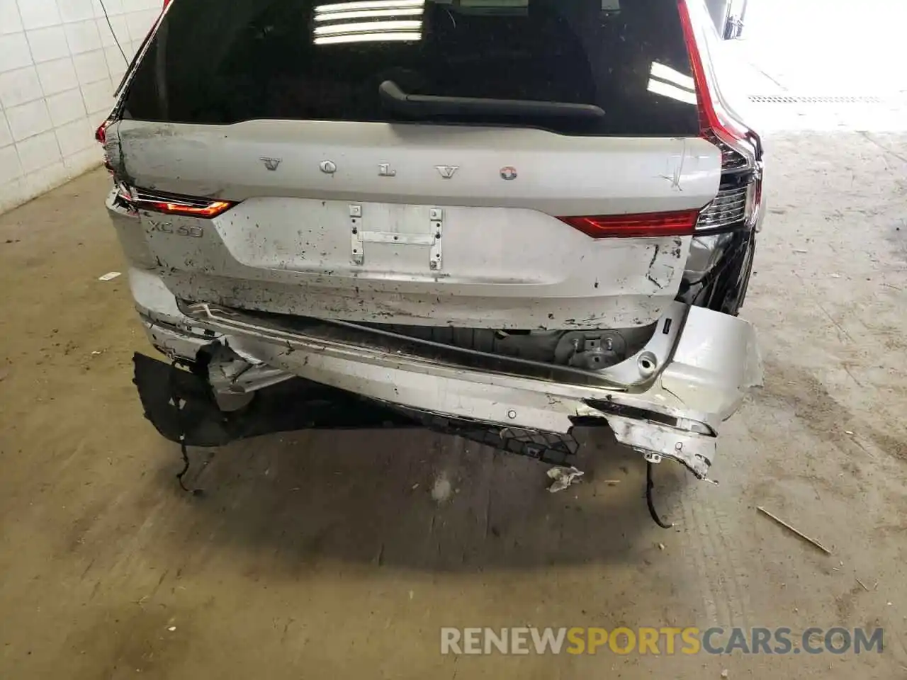 9 Photograph of a damaged car YV4102RK9M1845317 VOLVO XC60 2021