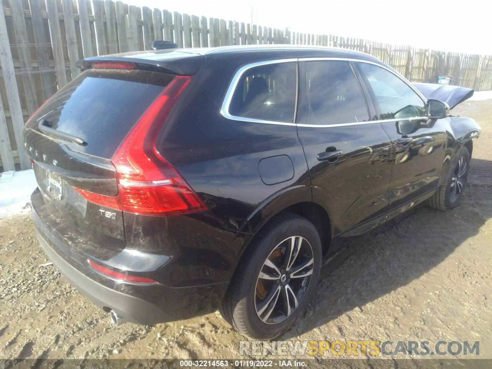 4 Photograph of a damaged car YV4102RK9M1877264 VOLVO XC60 2021