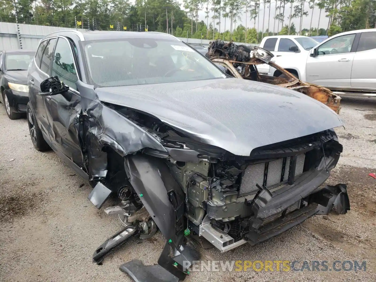 9 Photograph of a damaged car YV4102RKXM1743377 VOLVO XC60 2021