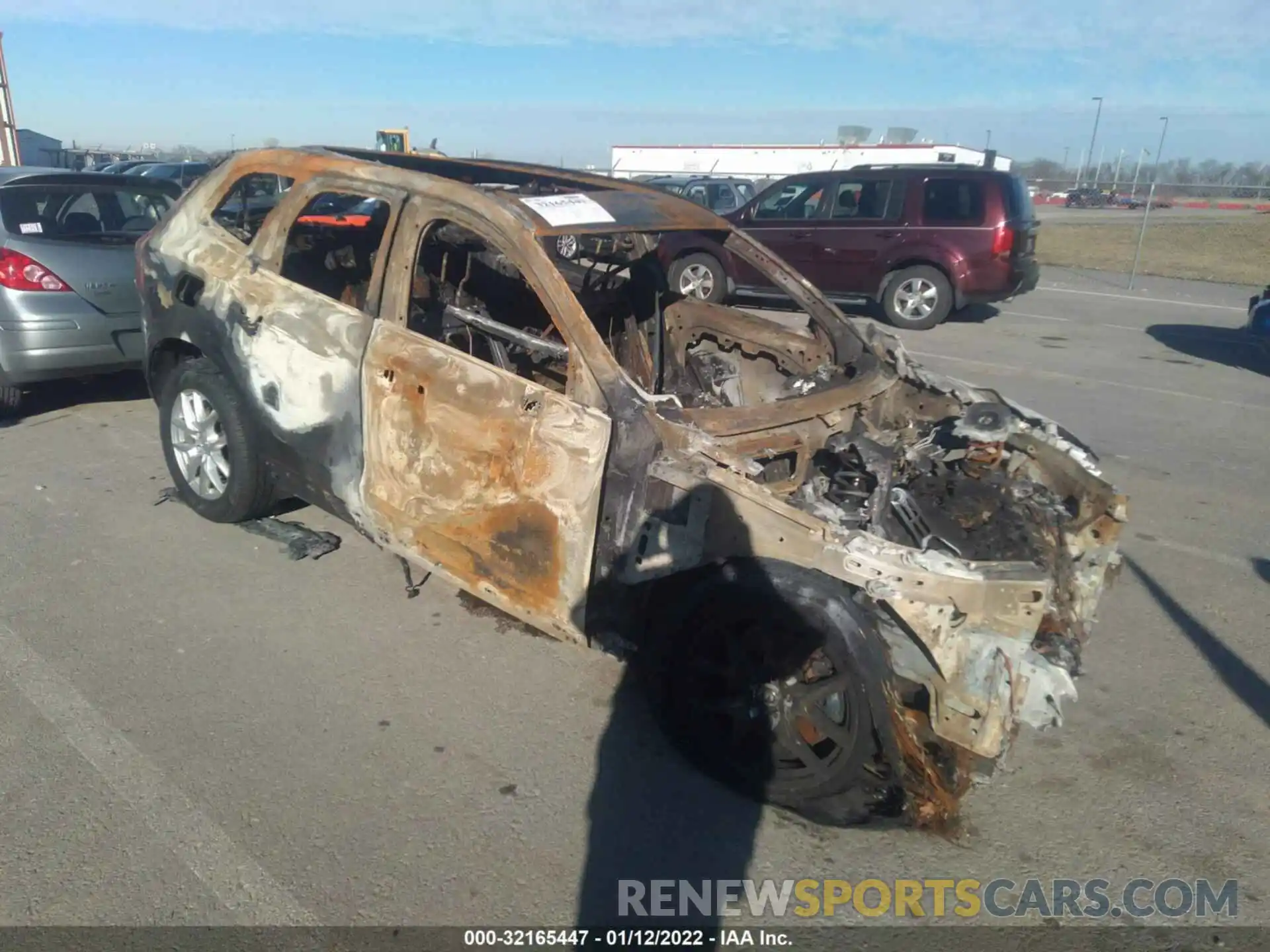 6 Photograph of a damaged car YV4102RKXM1823682 VOLVO XC60 2021