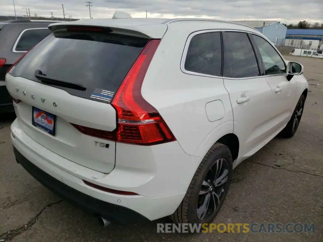 4 Photograph of a damaged car YV4102RKXM1841793 VOLVO XC60 2021