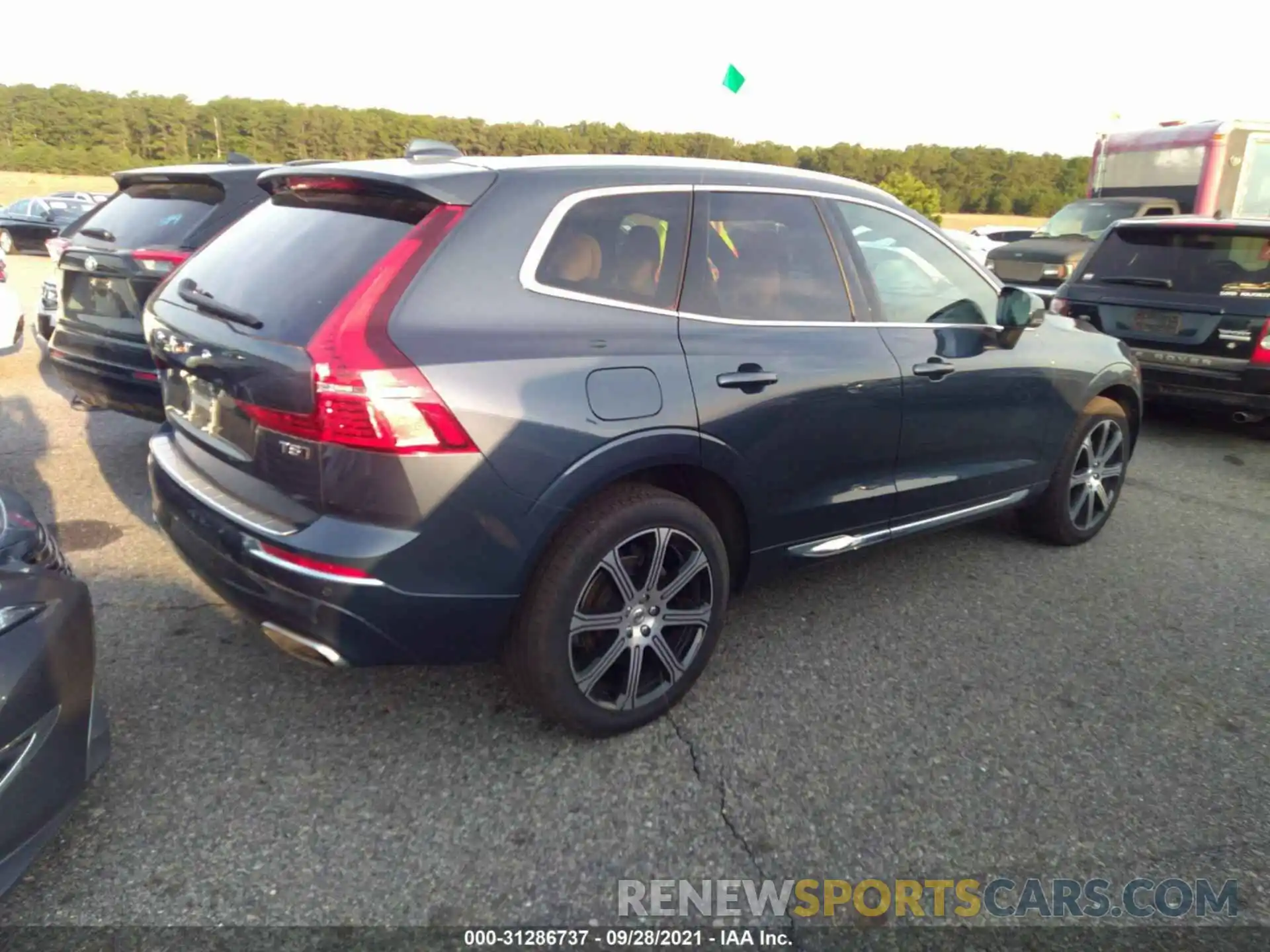 4 Photograph of a damaged car YV4102RL1M1737377 VOLVO XC60 2021