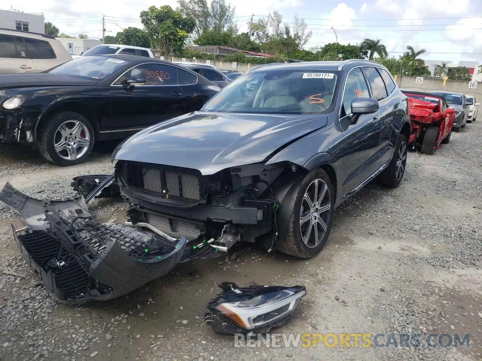 2 Photograph of a damaged car YV4102RL1M1738433 VOLVO XC60 2021