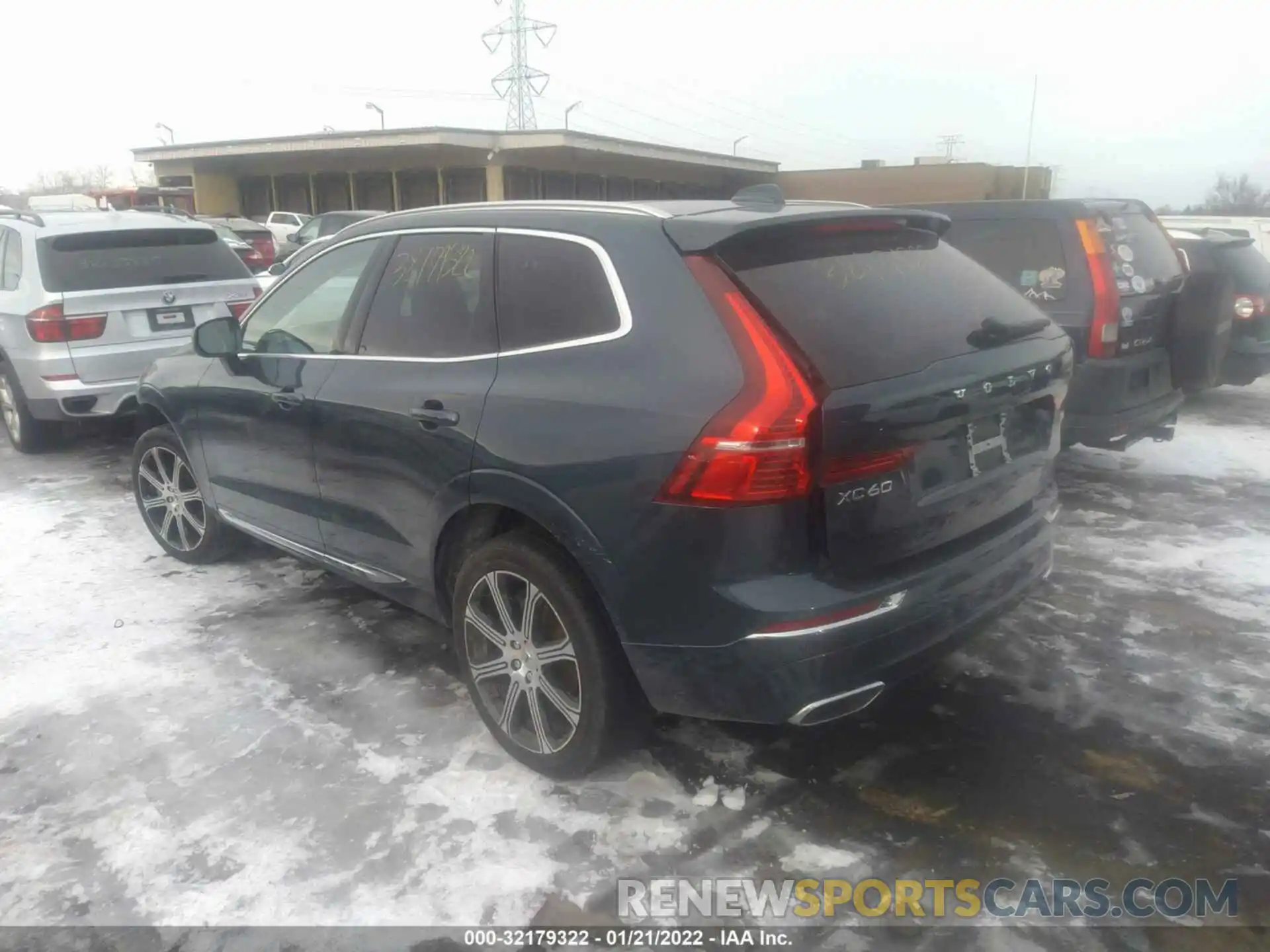 3 Фотография поврежденного автомобиля YV4102RL2M1698394 VOLVO XC60 2021