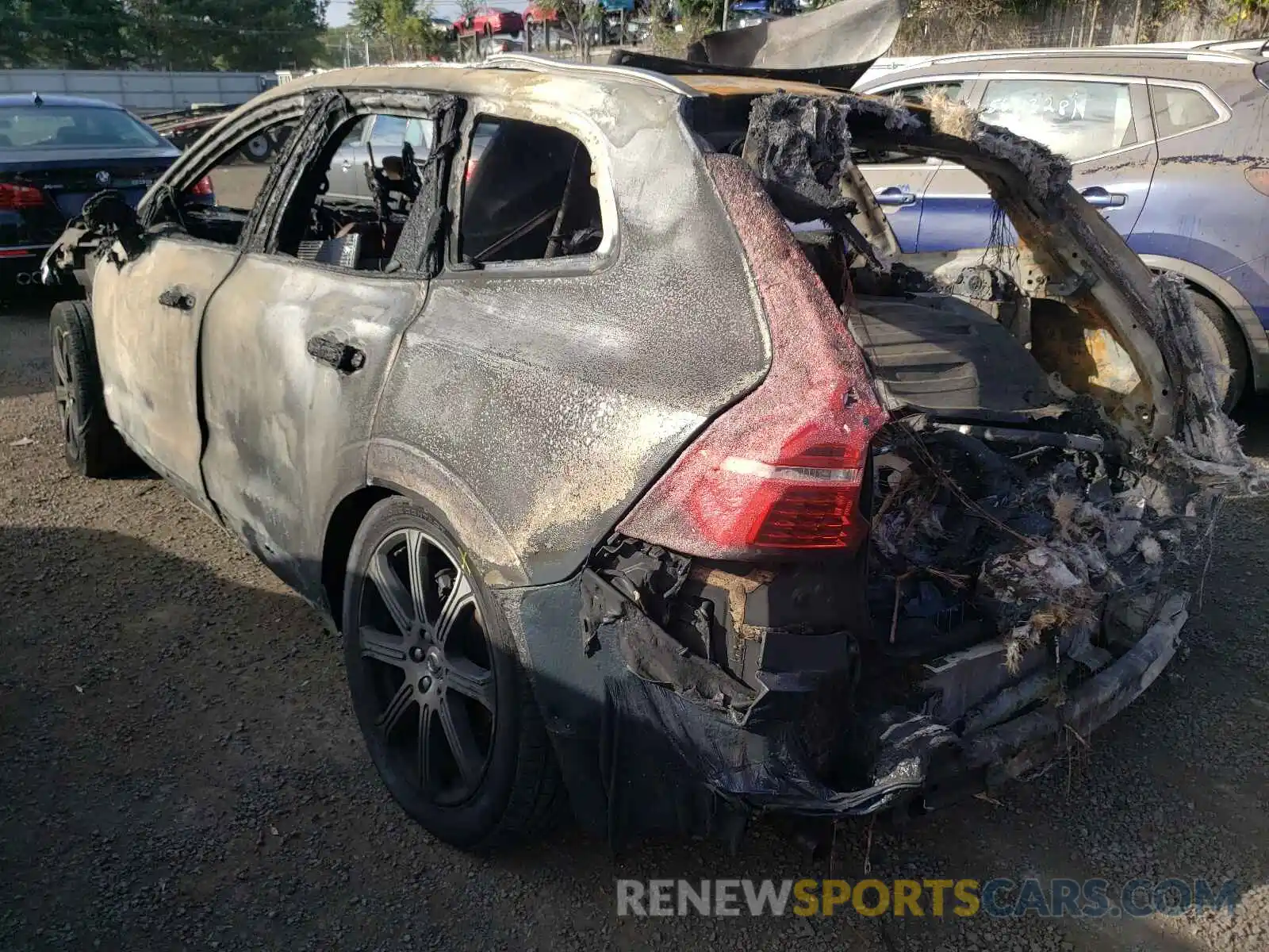 3 Photograph of a damaged car YV4102RL2M1803550 VOLVO XC60 2021