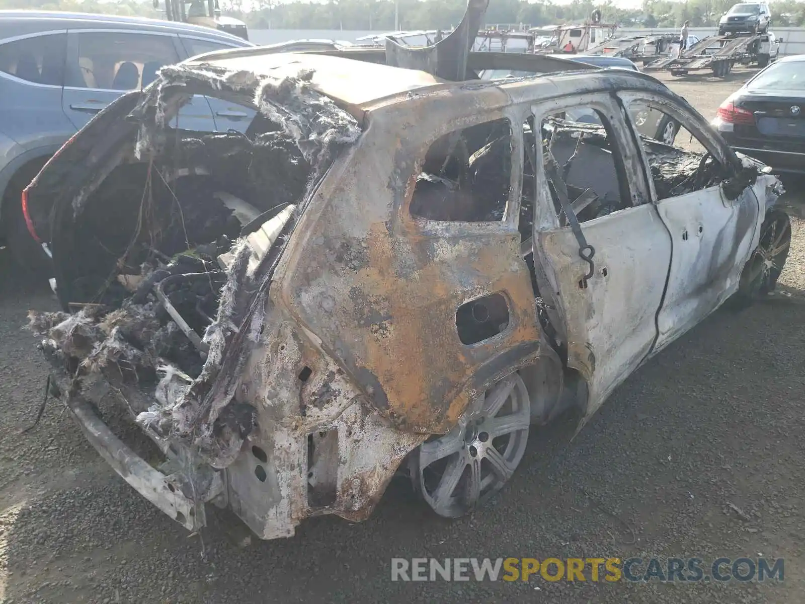 4 Photograph of a damaged car YV4102RL2M1803550 VOLVO XC60 2021