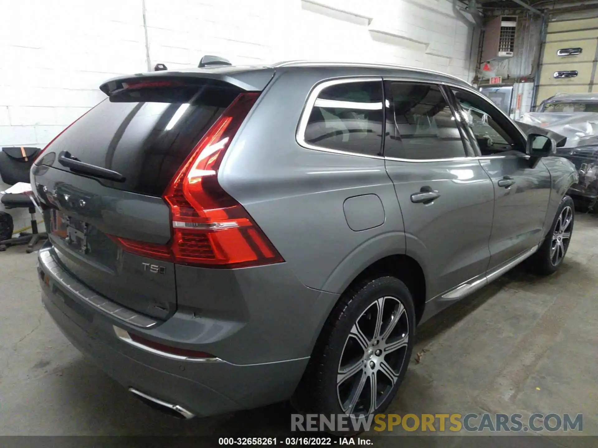 4 Photograph of a damaged car YV4102RL3M1809941 VOLVO XC60 2021