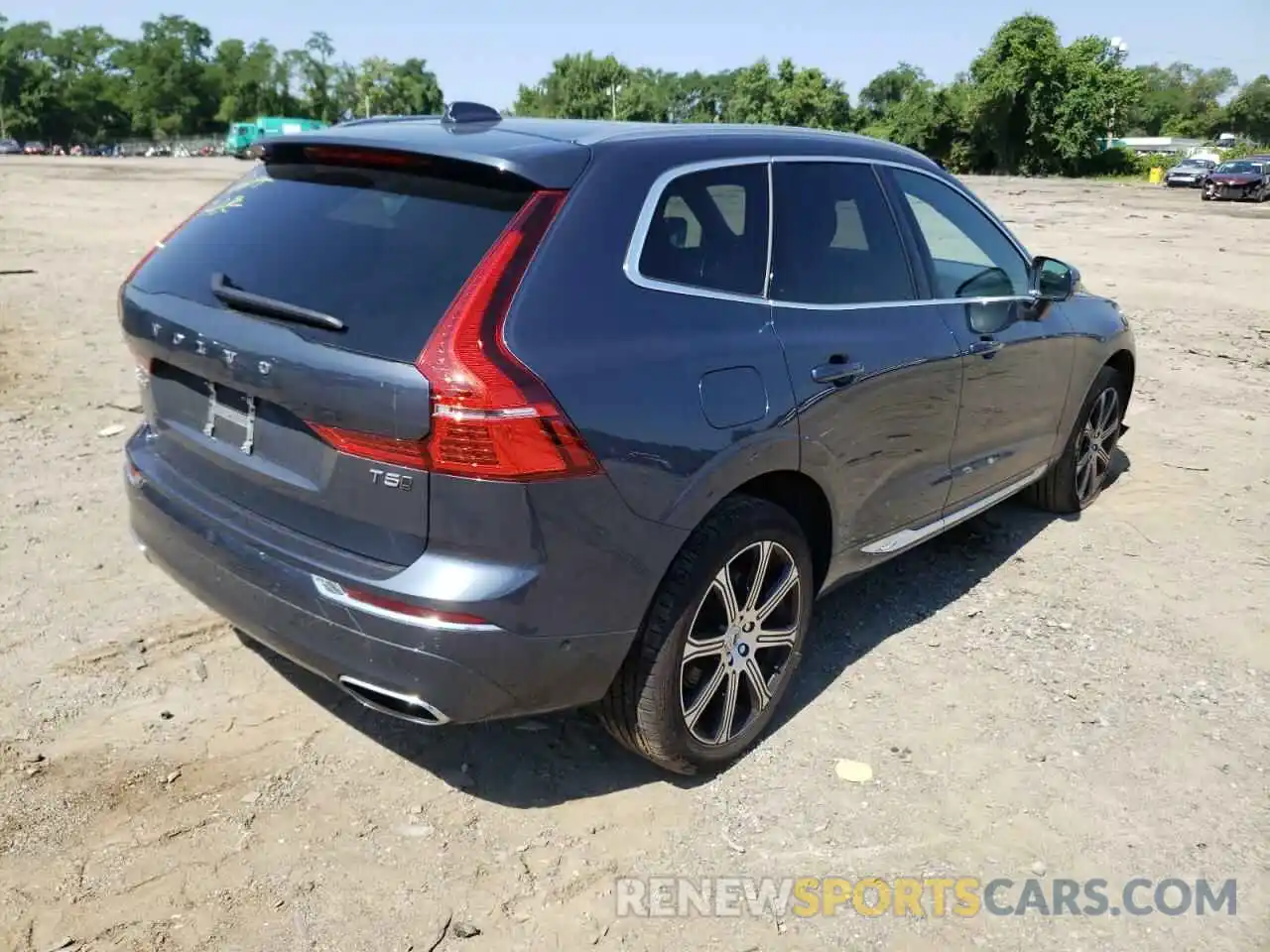 4 Photograph of a damaged car YV4102RL4M1820611 VOLVO XC60 2021