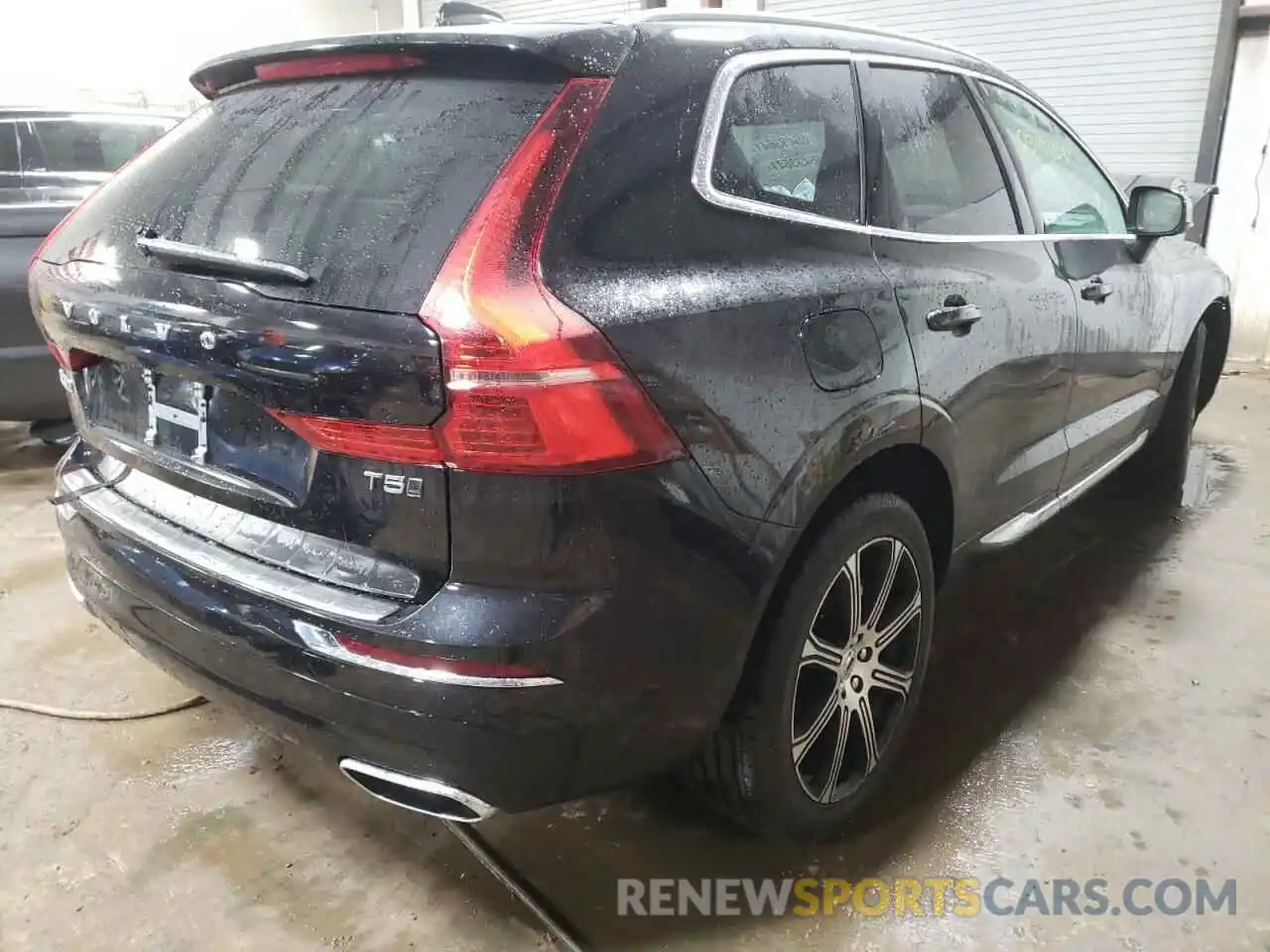 4 Photograph of a damaged car YV4102RL4M1823380 VOLVO XC60 2021