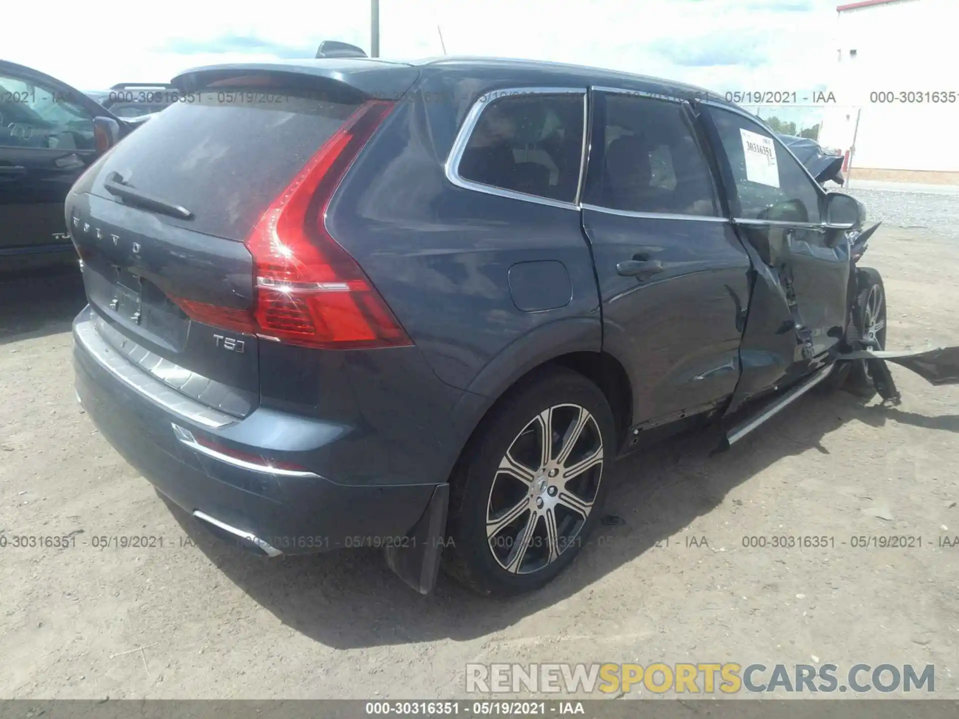 4 Photograph of a damaged car YV4102RL6M1710787 VOLVO XC60 2021