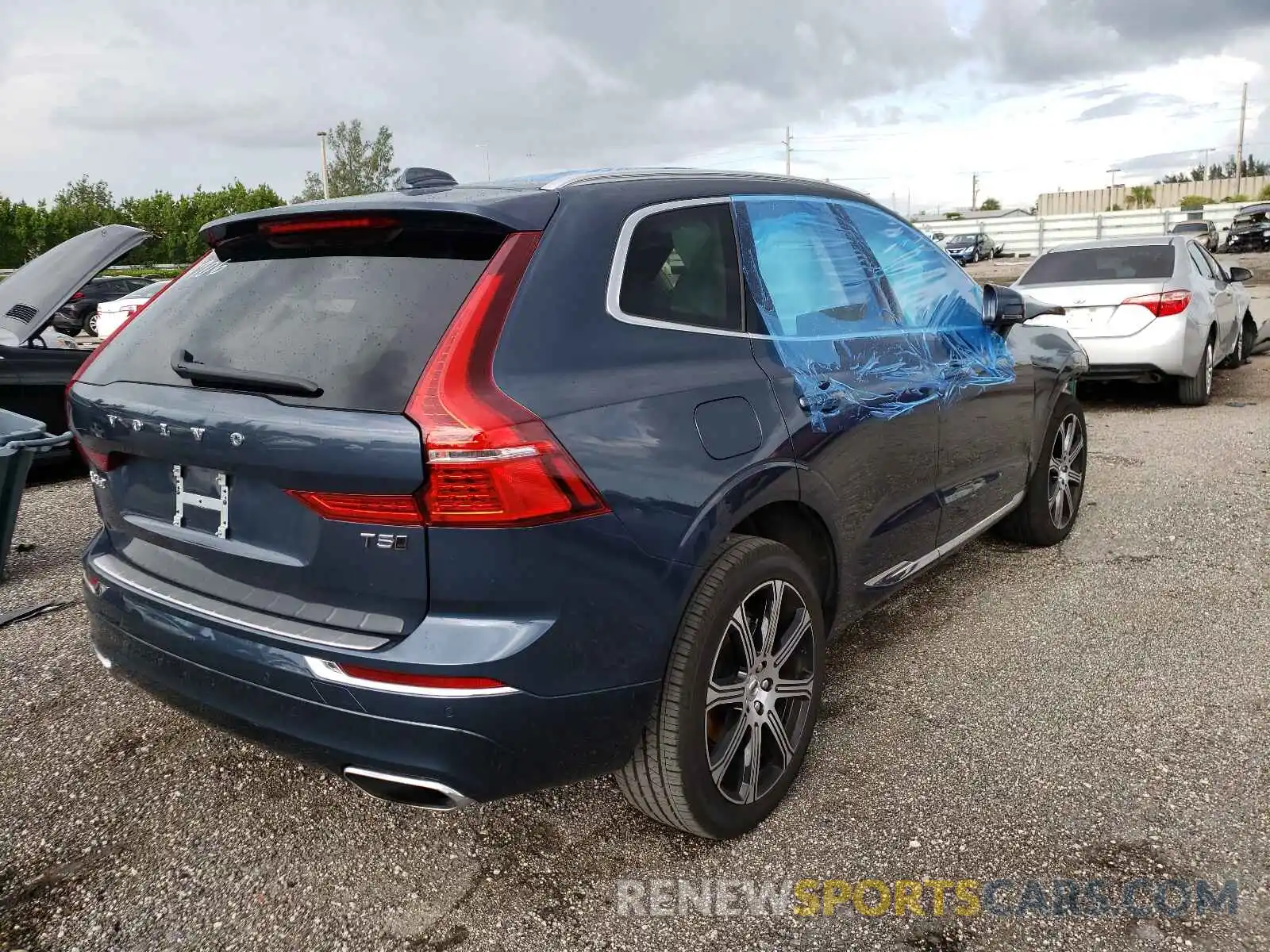 4 Photograph of a damaged car YV4102RL8M1709706 VOLVO XC60 2021