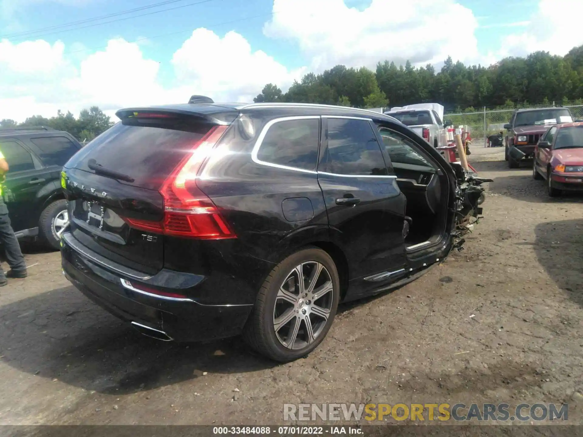 4 Photograph of a damaged car YV4102RL8M1727350 VOLVO XC60 2021