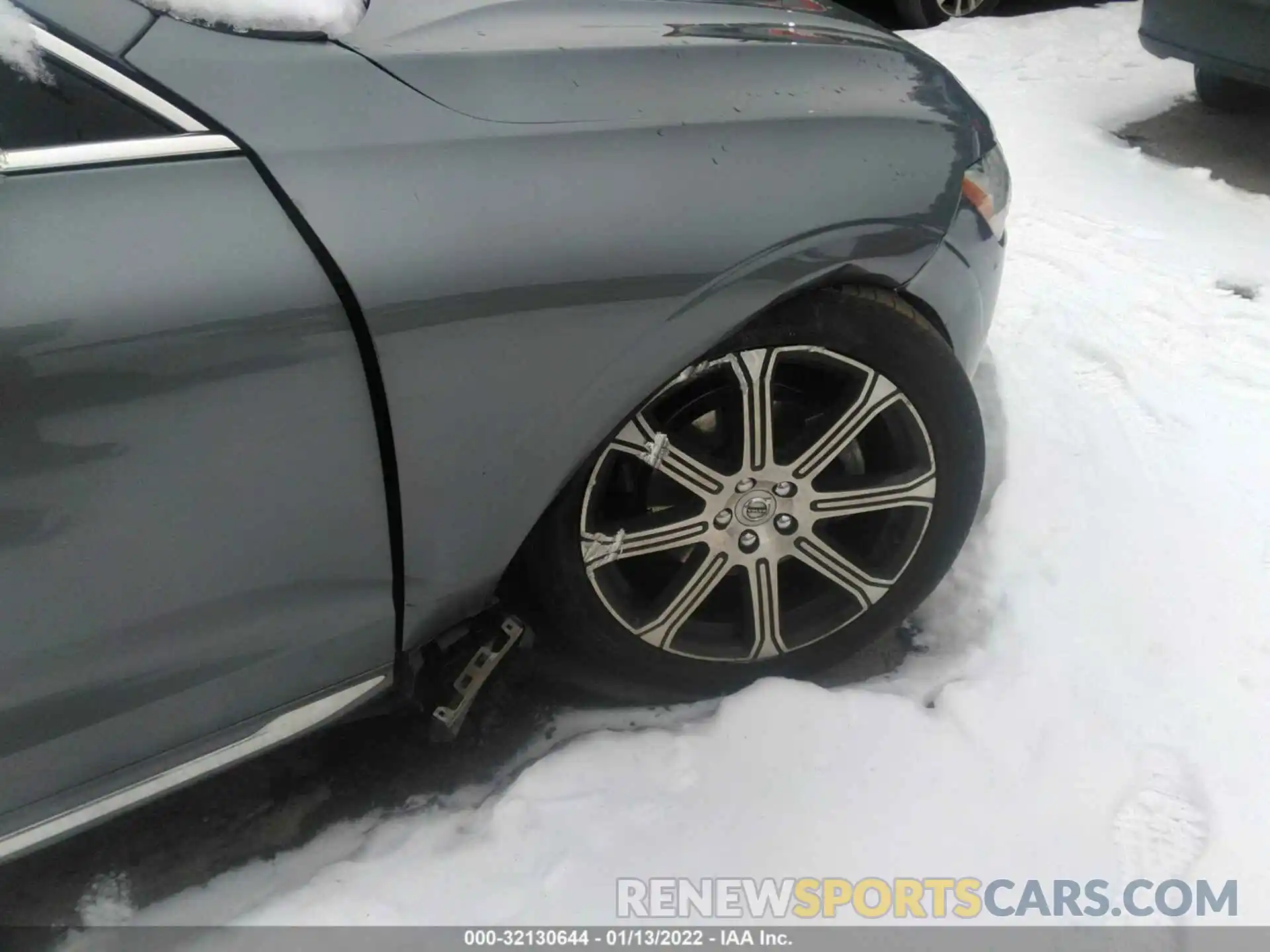 6 Photograph of a damaged car YV4102RL9M1684380 VOLVO XC60 2021