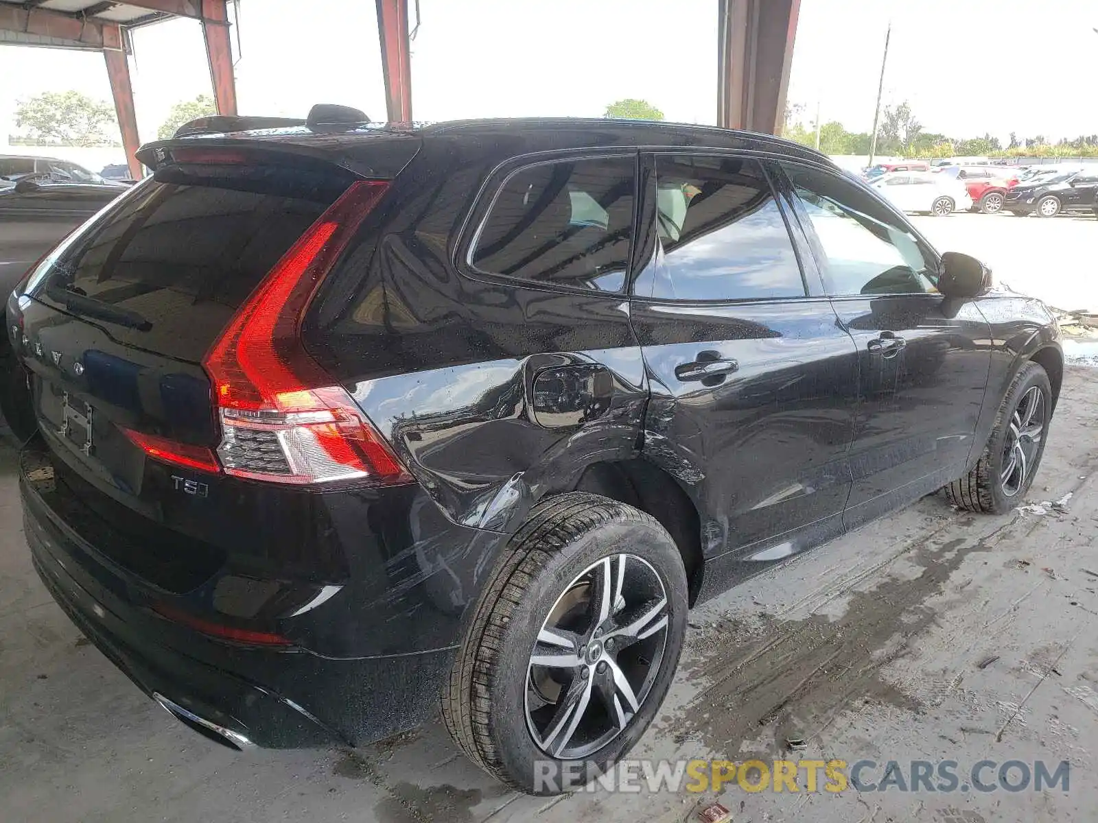 9 Photograph of a damaged car YV4102RM2M1840901 VOLVO XC60 2021