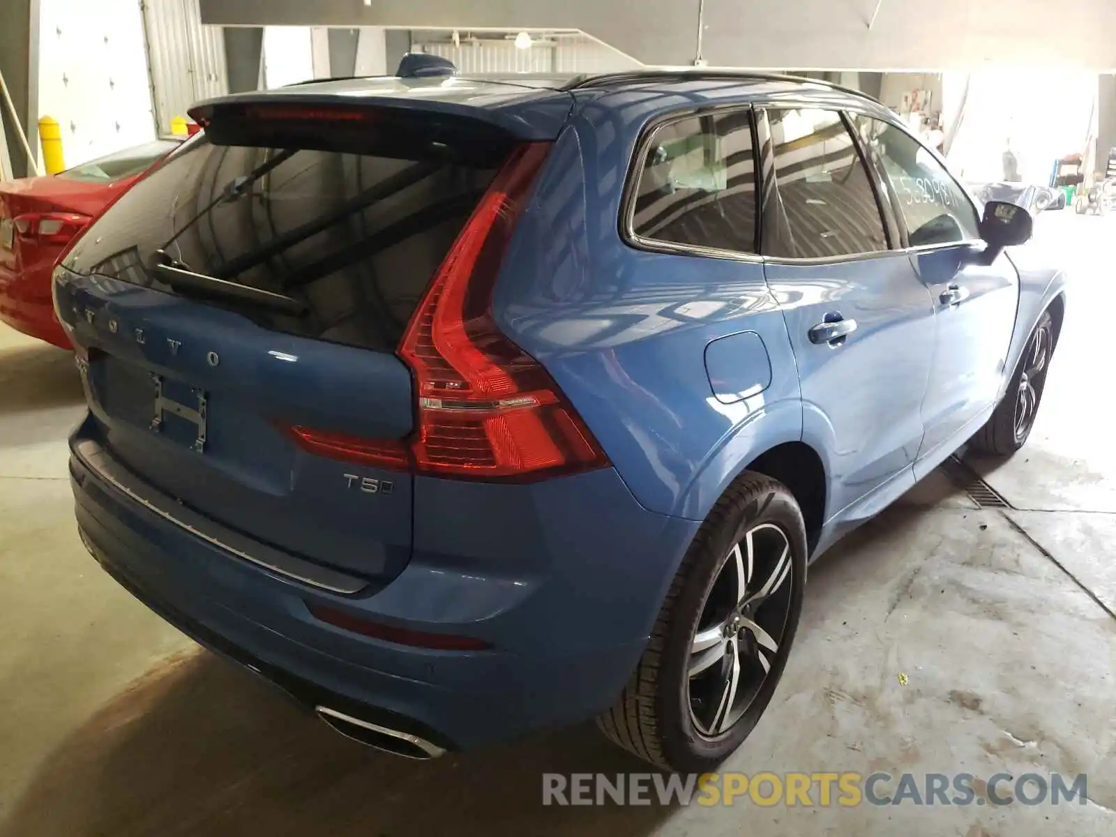 4 Photograph of a damaged car YV4102RM8M1824489 VOLVO XC60 2021