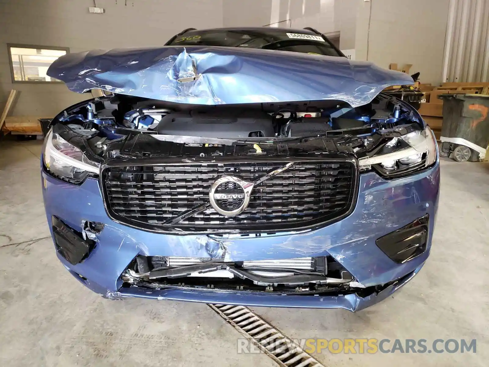 9 Photograph of a damaged car YV4102RM8M1824489 VOLVO XC60 2021