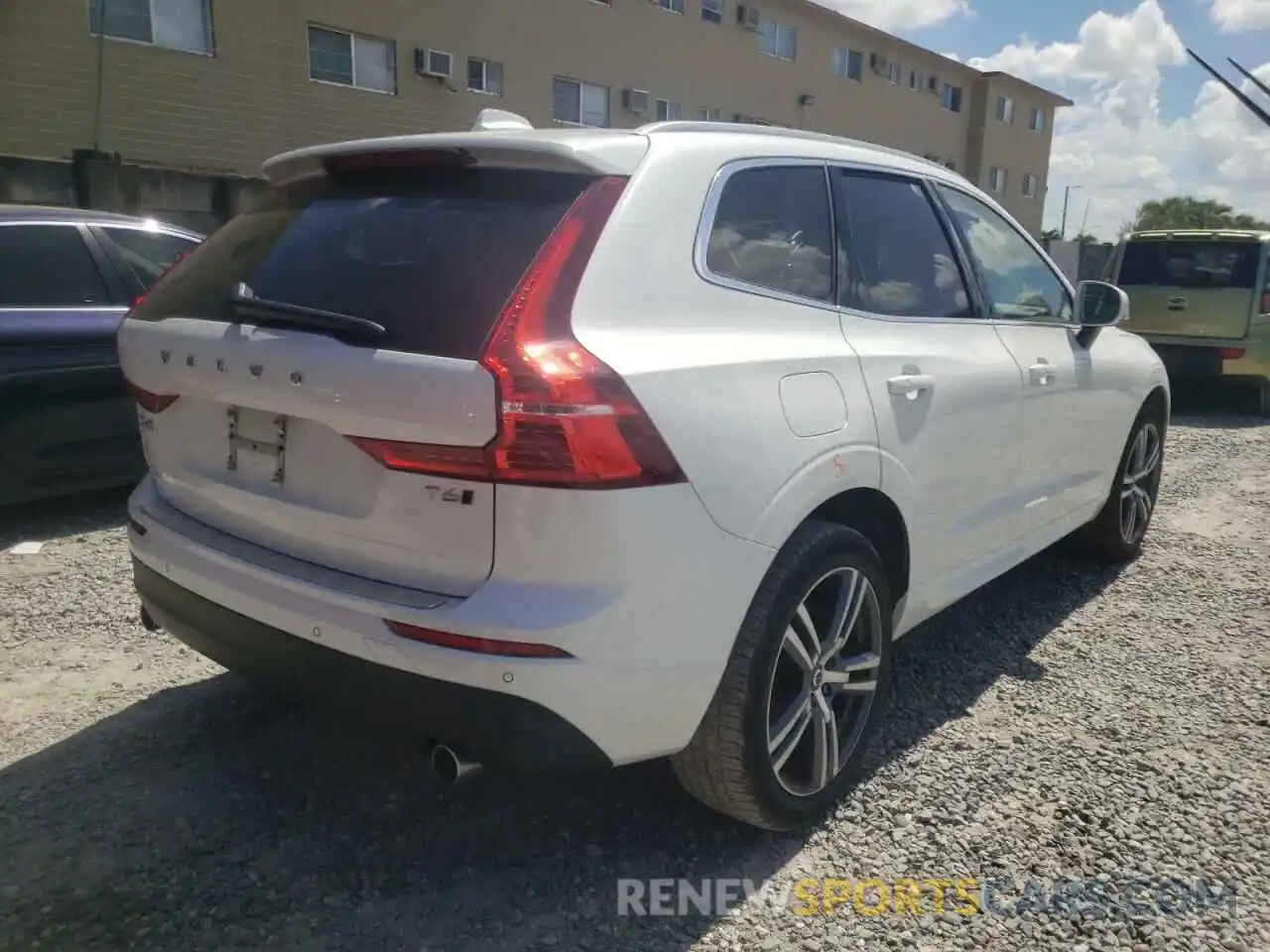 4 Фотография поврежденного автомобиля YV4A22RK5M1765832 VOLVO XC60 2021