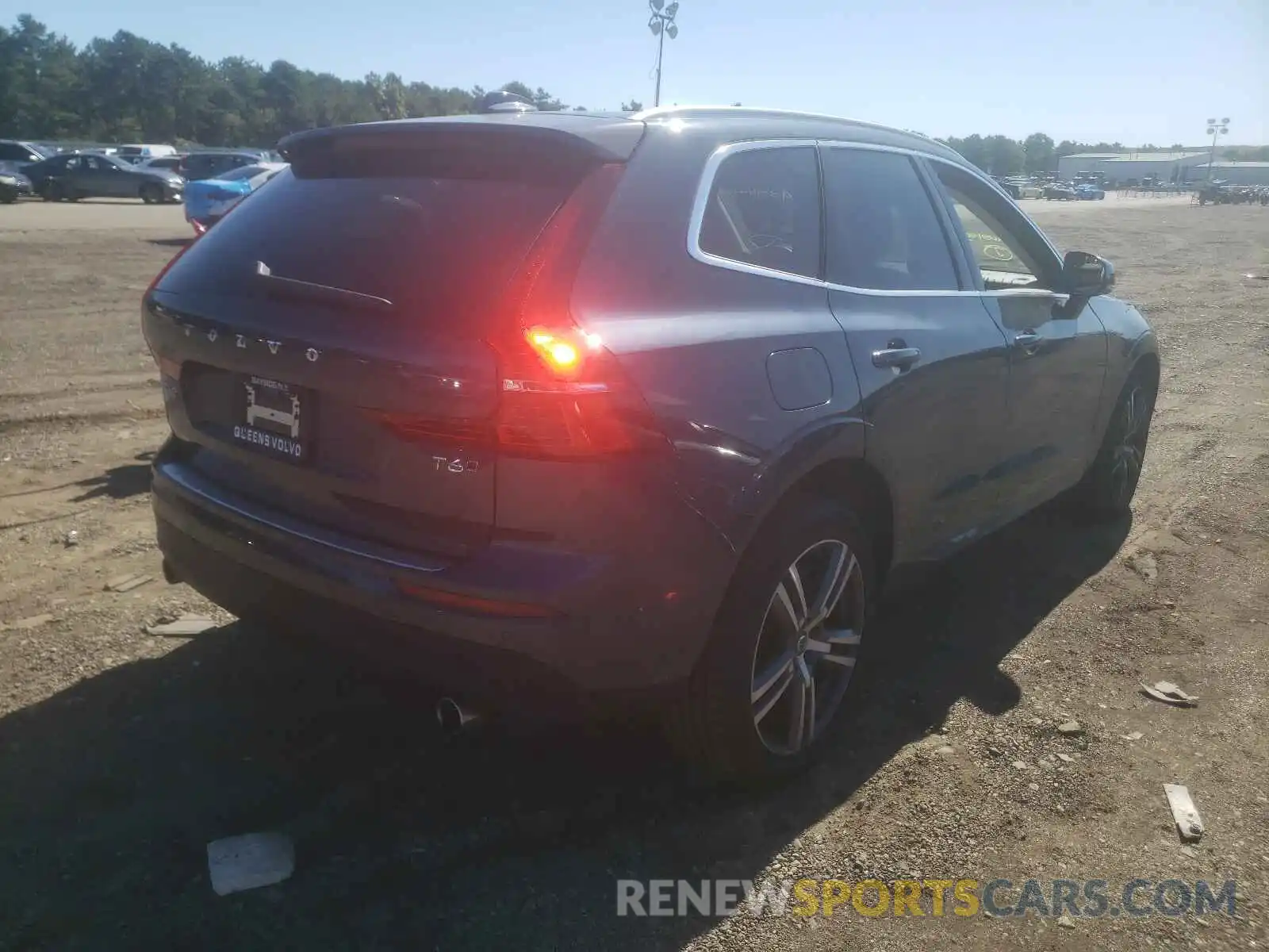 4 Photograph of a damaged car YV4A22RK7M1698375 VOLVO XC60 2021