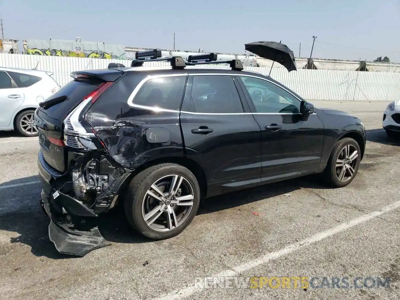 3 Photograph of a damaged car YV4A22RK8M1698207 VOLVO XC60 2021