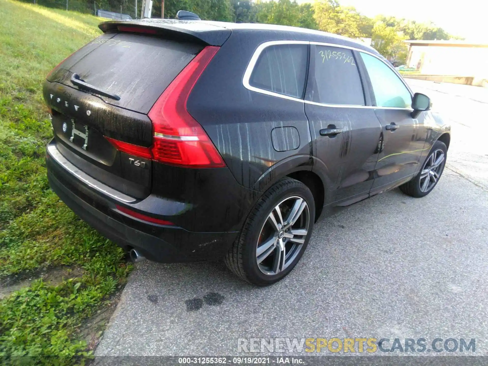 4 Photograph of a damaged car YV4A22RKXM1715332 VOLVO XC60 2021