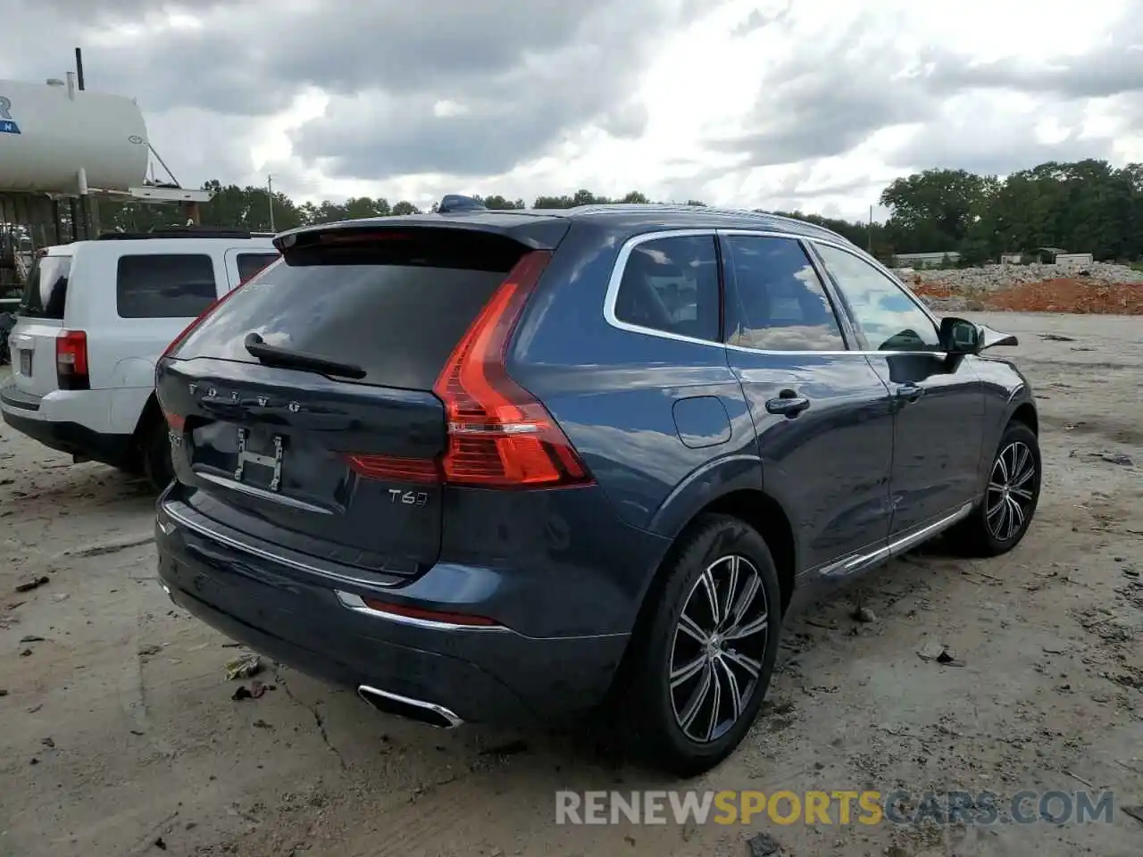 4 Photograph of a damaged car YV4A22RL3M1768737 VOLVO XC60 2021