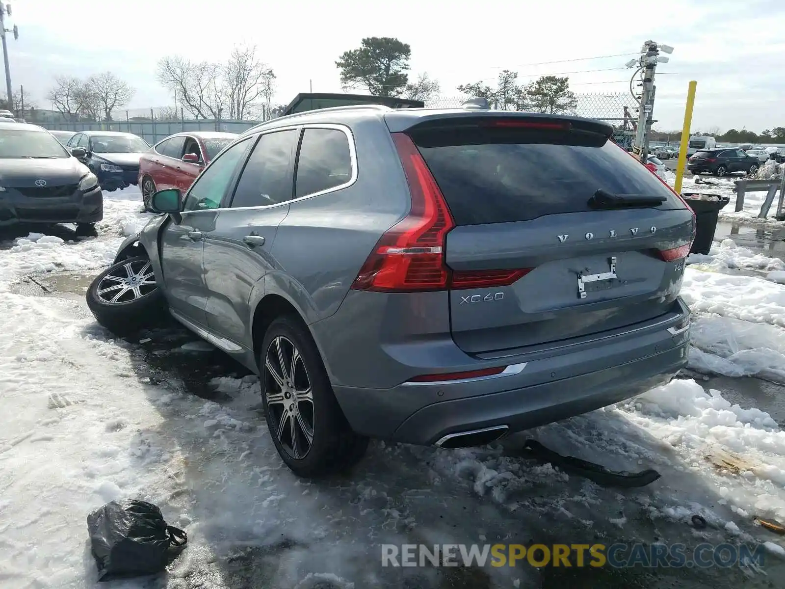 3 Фотография поврежденного автомобиля YV4A22RL4M1748786 VOLVO XC60 2021