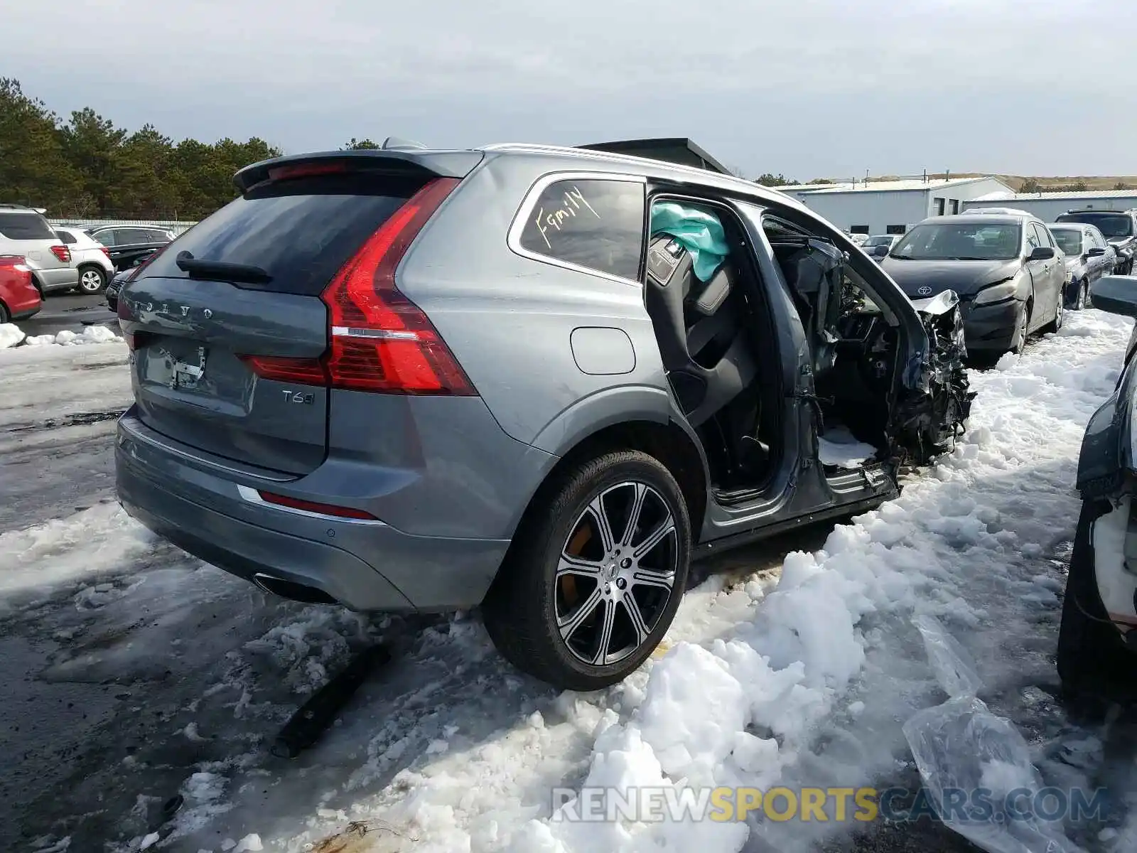 4 Фотография поврежденного автомобиля YV4A22RL4M1748786 VOLVO XC60 2021