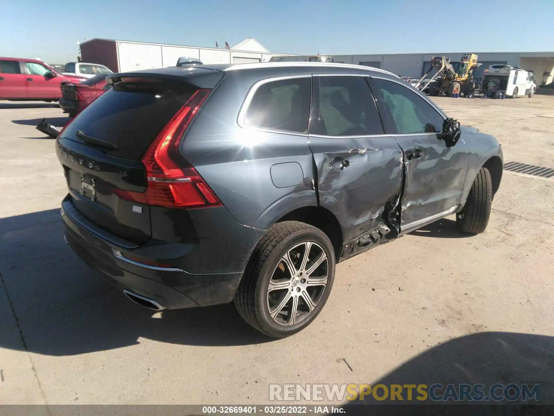 4 Photograph of a damaged car YV4BR0DL1M1676439 VOLVO XC60 2021