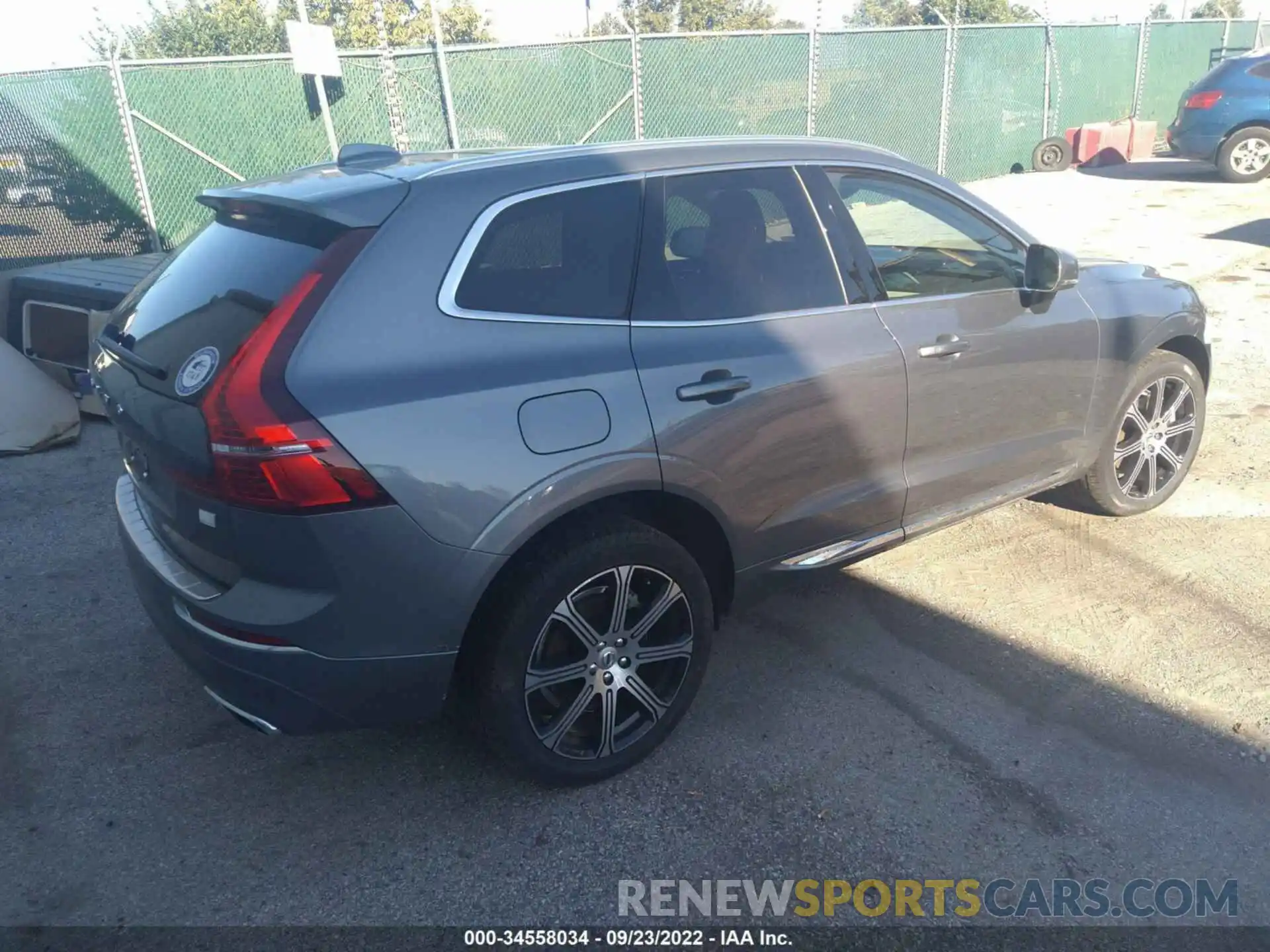 4 Photograph of a damaged car YV4BR0DL9M1861631 VOLVO XC60 2021